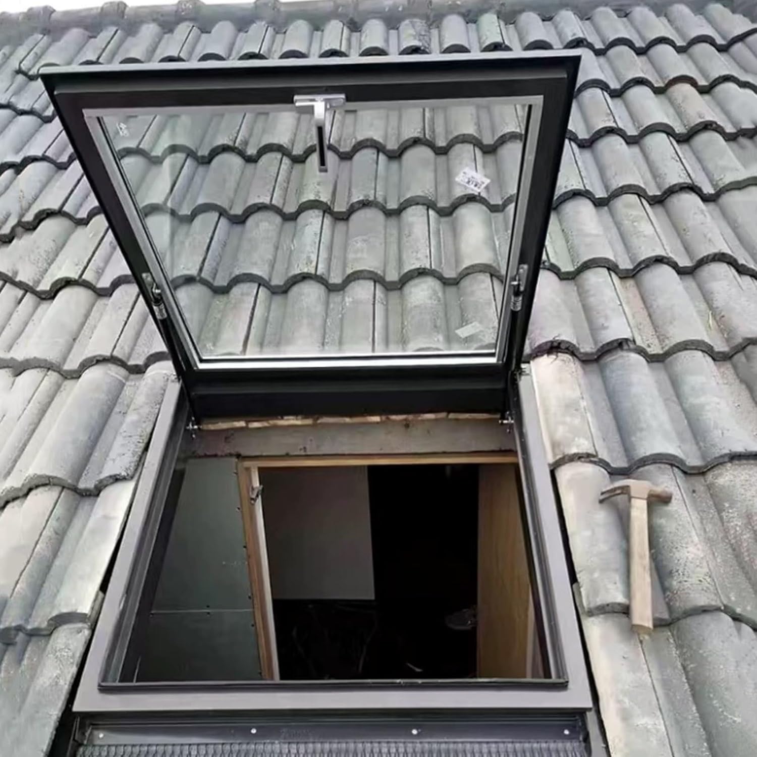 Skylight House Roof Window, Aluminum Alloy Frame Tempered Glass Rooftop Attic Hatch Lid, Rainproof Basement Daylighting Door Well Covers for Sun Room Commercial Factory Warehouses(LxW 35.4x19.7