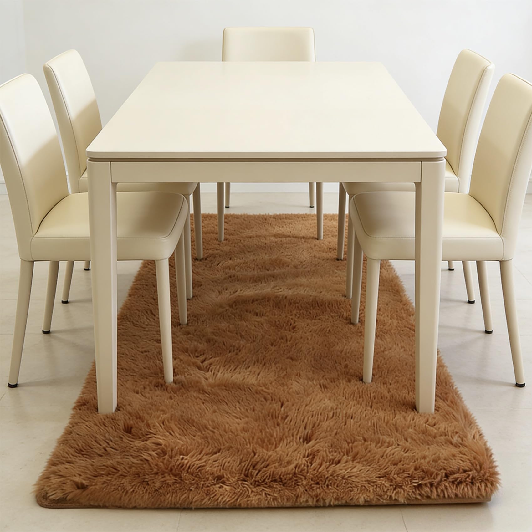 Tapis shaggy antidérapant et doux à poils longs marron pour un sol sécurisé
