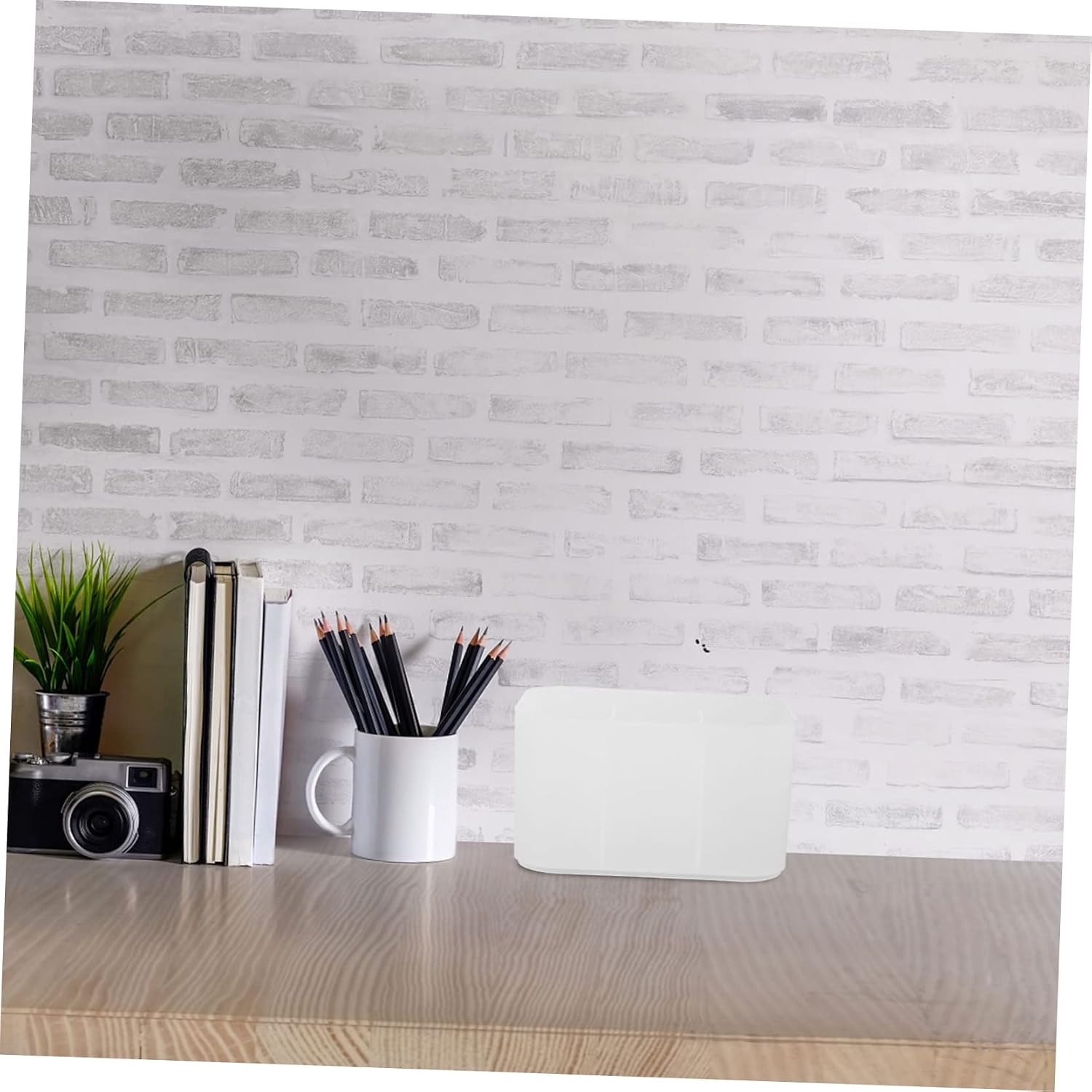 Manicure Tool Storage Case Lid Desktop Organizer for Nail Art Tools Plastic Nail Art Pens Box Brush Holder for Home and Salon Use