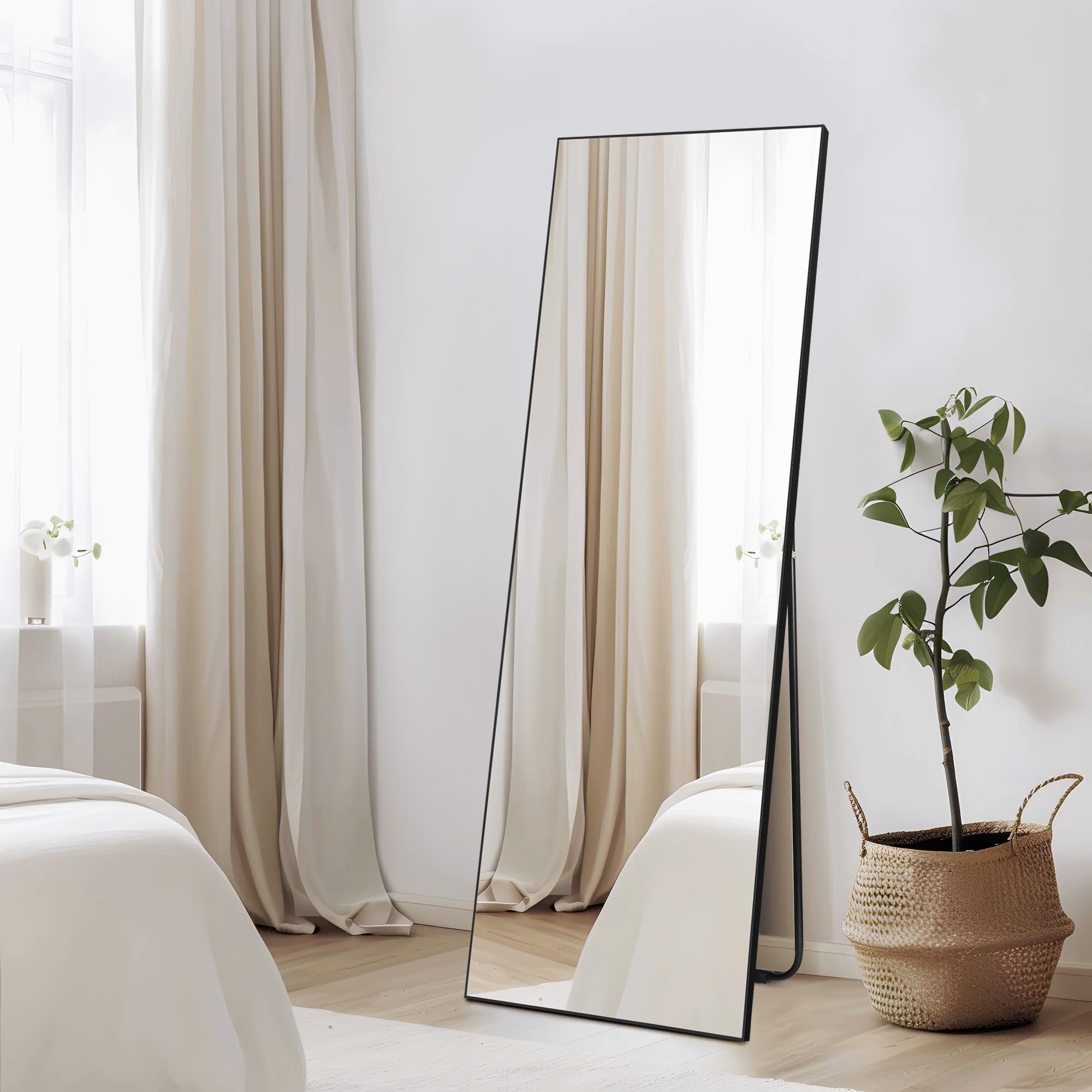 150 x 51 cm Hochwertiger Standspiegel mit Schwarzem PVC-Rahmen und Gehärtetem Glas, Ideal für Schlafzimmer, Wohnbereich, Flur oder Badezimmer