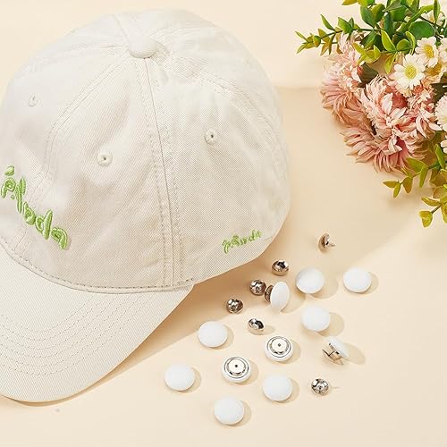 Miniatura 5 de BENECREAT 32 juegos de gorras de béisbol de 0.67 pulgadas con botones de repuesto en la parte superior, botón de sombrero cubierto de tela blanca