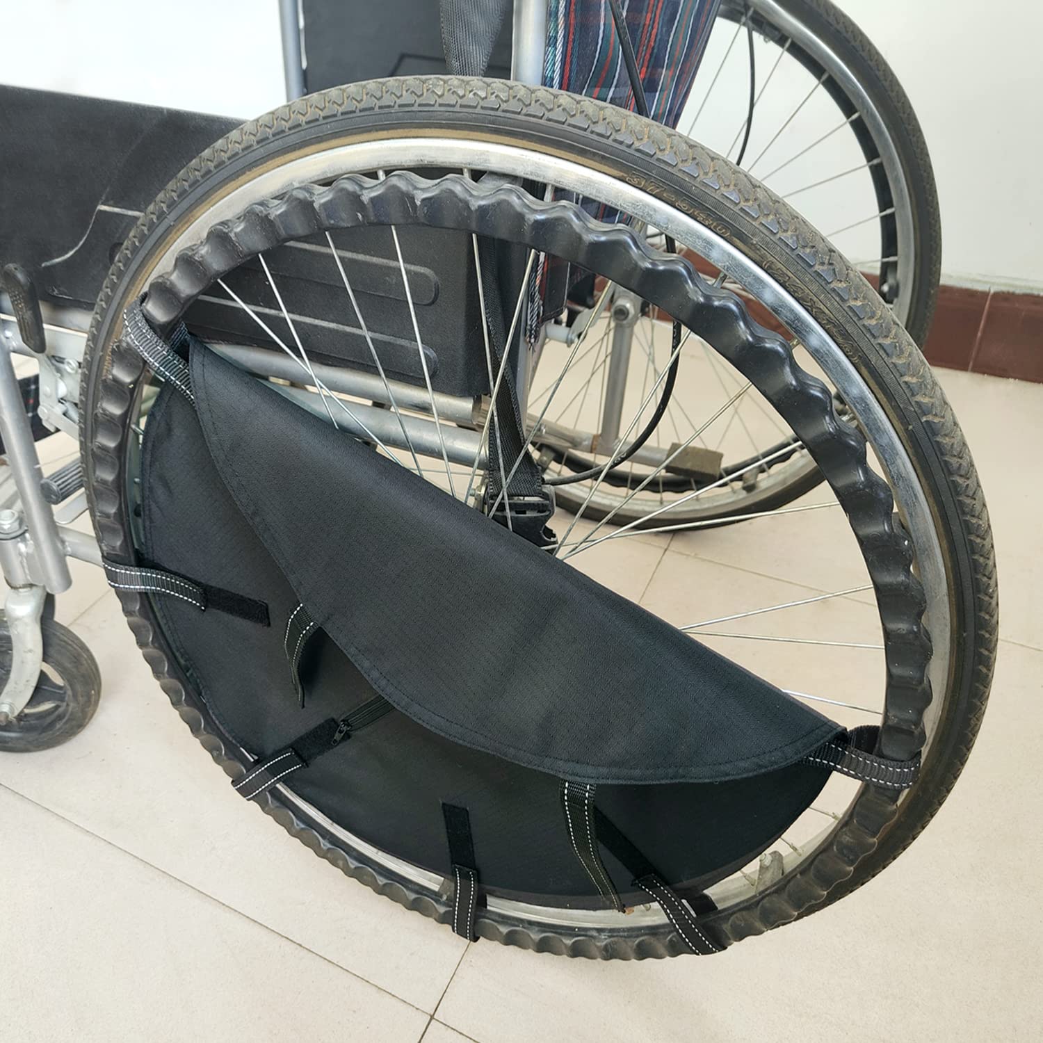 Protège-rayons de fauteuil roulant avec poche de rangement pour roues de fauteuil roulant 61 cm pour protéger les doigts