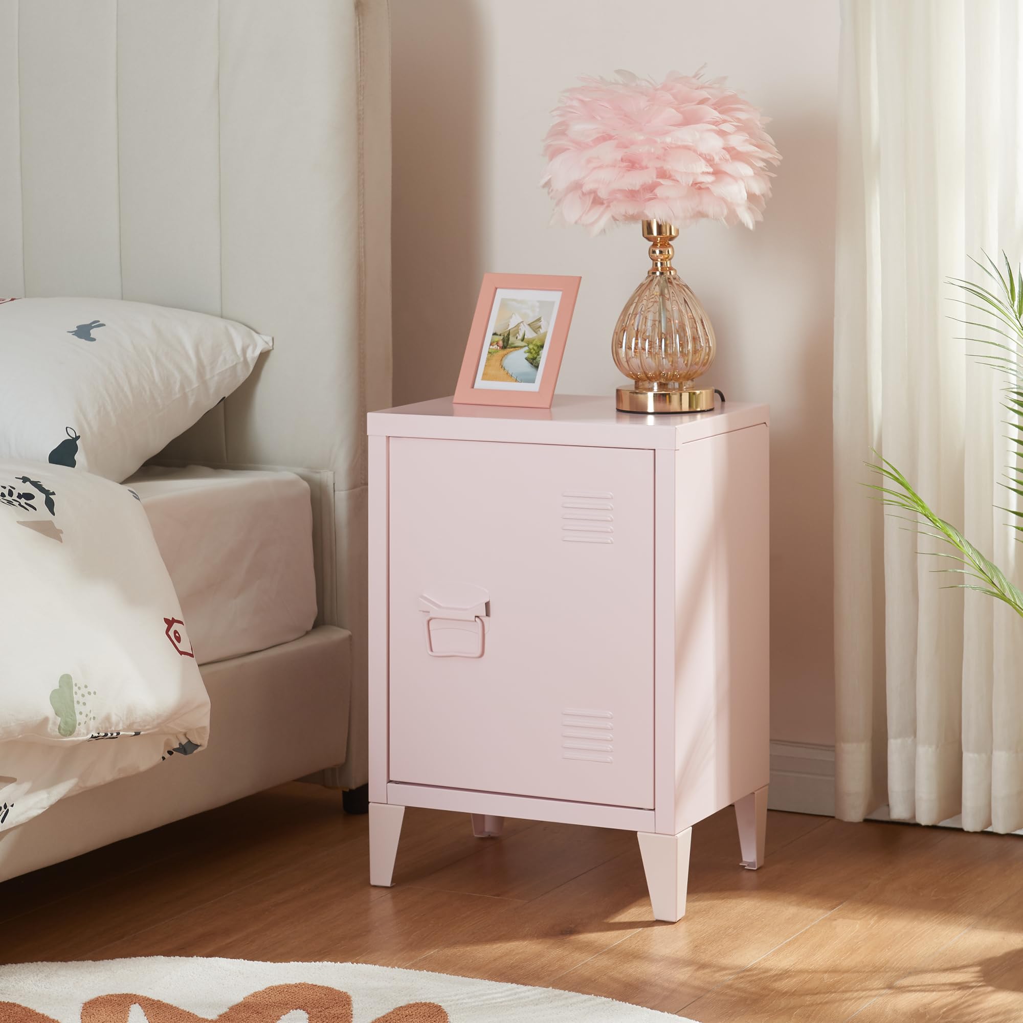 [en.casa] Mesa de Noche Inari con Cerradura Magnética Mesa Auxiliar con 2 Compartimientos para Salón Oficina Baño Ventilación Óptima 57 x 40 x 30 cm Acero - Rosa