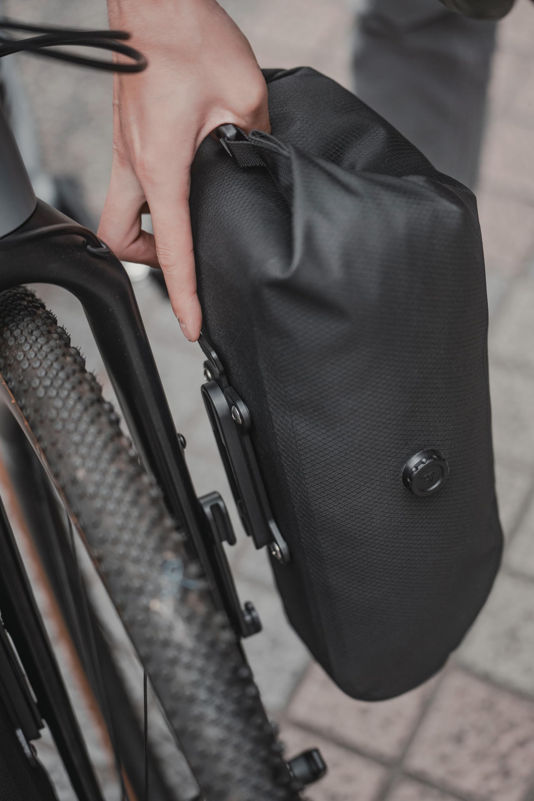 Amazon | Topeak クイックリリース フォーク ドライバッグ 5.8リットル