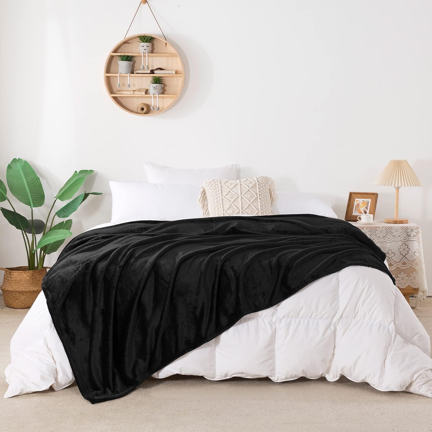 ONME Fleece Blanket, King Size Blanket - Soft Lightweight Microfiber Cool Blanket for Sofa, Couch, Bed, Camping, Travel, 90"x108" Black