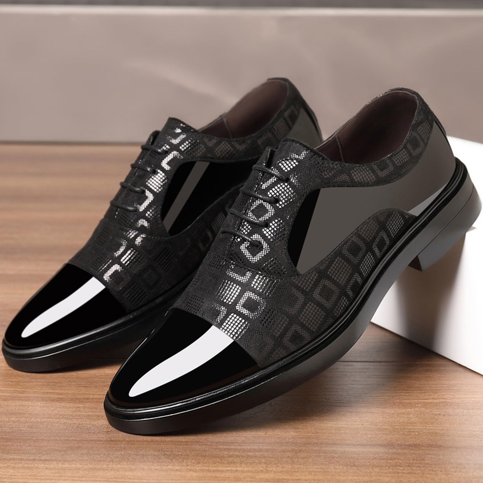 Scarpa da uomo in pelle artificiale alla moda, scarpa città brogues elegante scarpa in pelle con lacci, vestirsi a tacco basso, casual urbano commerciale per il lavoro formale