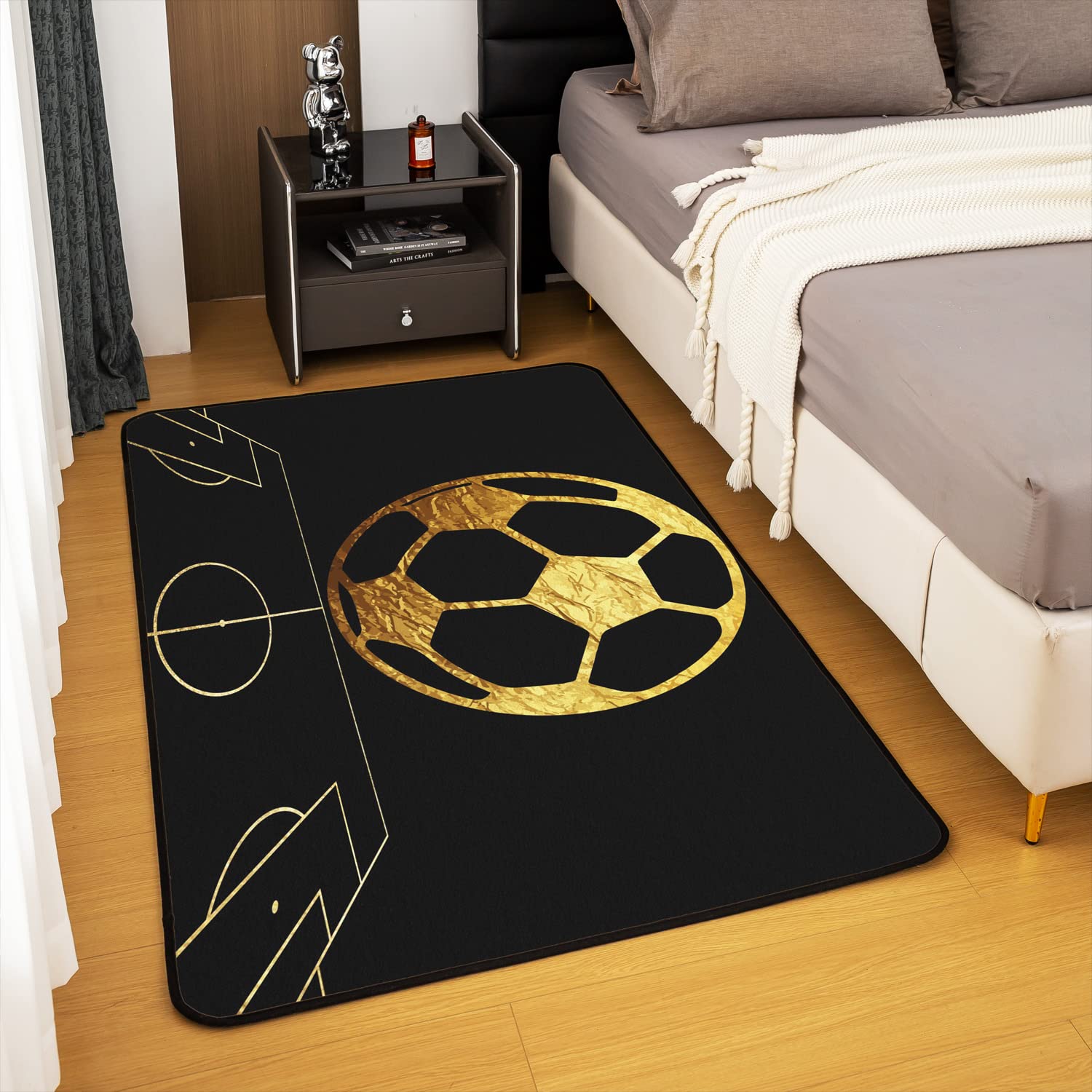 Loussiesd Kinder Fußball Weich Teppich 100x150cm Wetterfest Soccer Ball Sport Arena Modern Teppich für Mädchen 3D Ball Spiele WohnzimmerTeppich für Küche und Balkon Golden Schwarz Bodenmatte