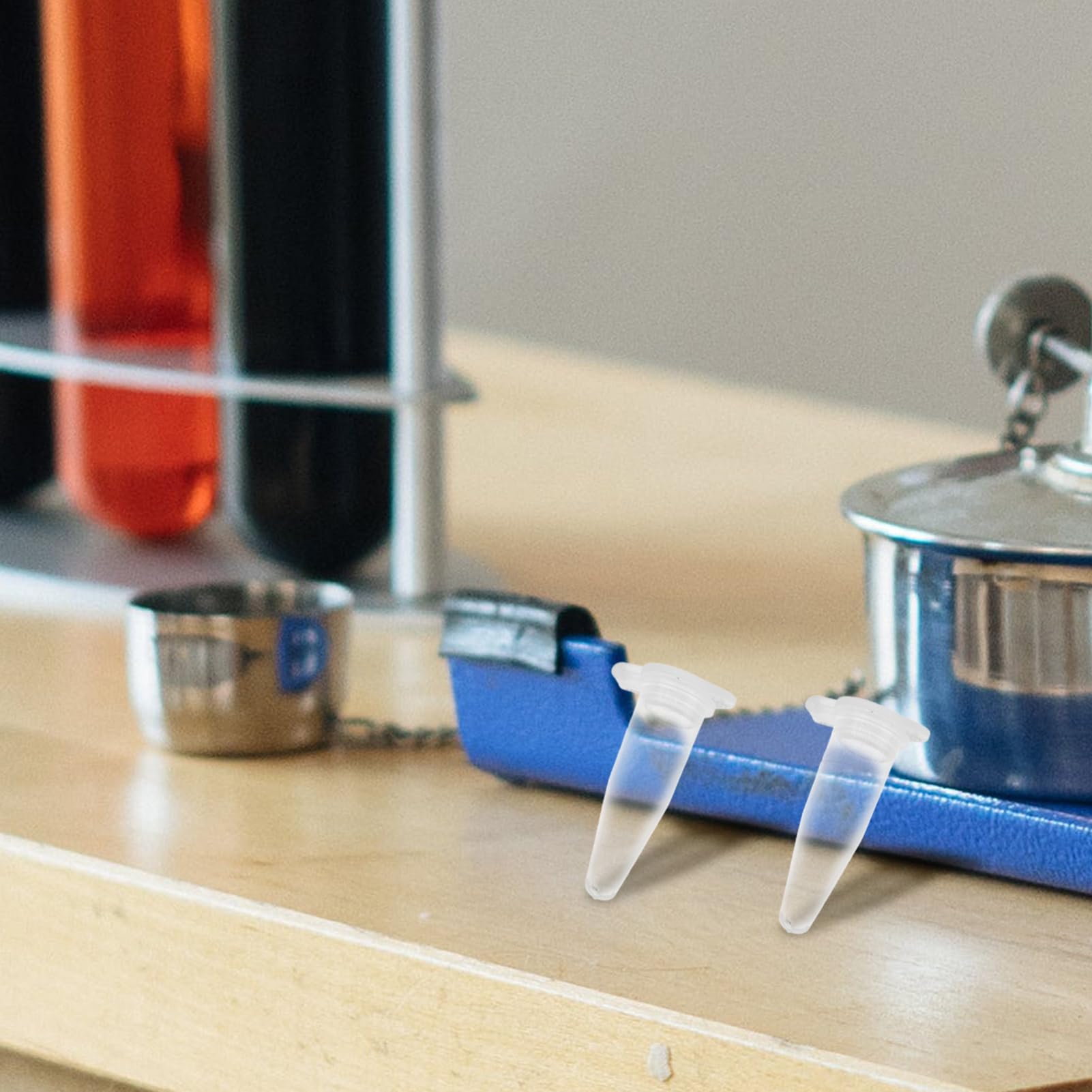 SOLUSTRE 1000 Pcs 0.5ml Centrifuge Tubes Plastic Graduated Microcentrifuge Vials Tubes Mirco Test Tubes with Caps for Sample Storage