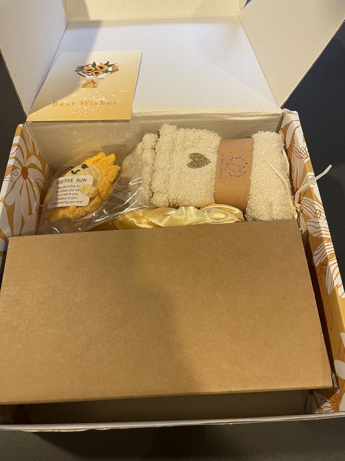 XMCHJY Gift Baskets for Women -Unique Gift Basket Set & Sunshine Box Care Package, Festive-Ready Golden Uplifting Gift Set forMom Wife Sister Friends Teen Girls 7-Piece