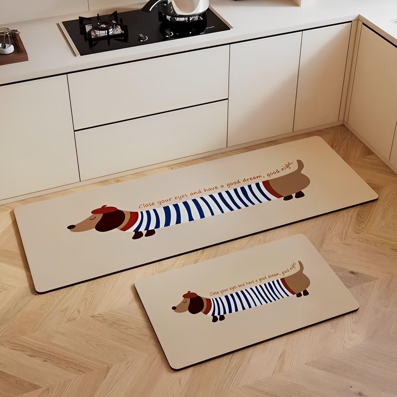 Tapis de sol devant évier bleu au design teckel pour sublimer votre cuisine