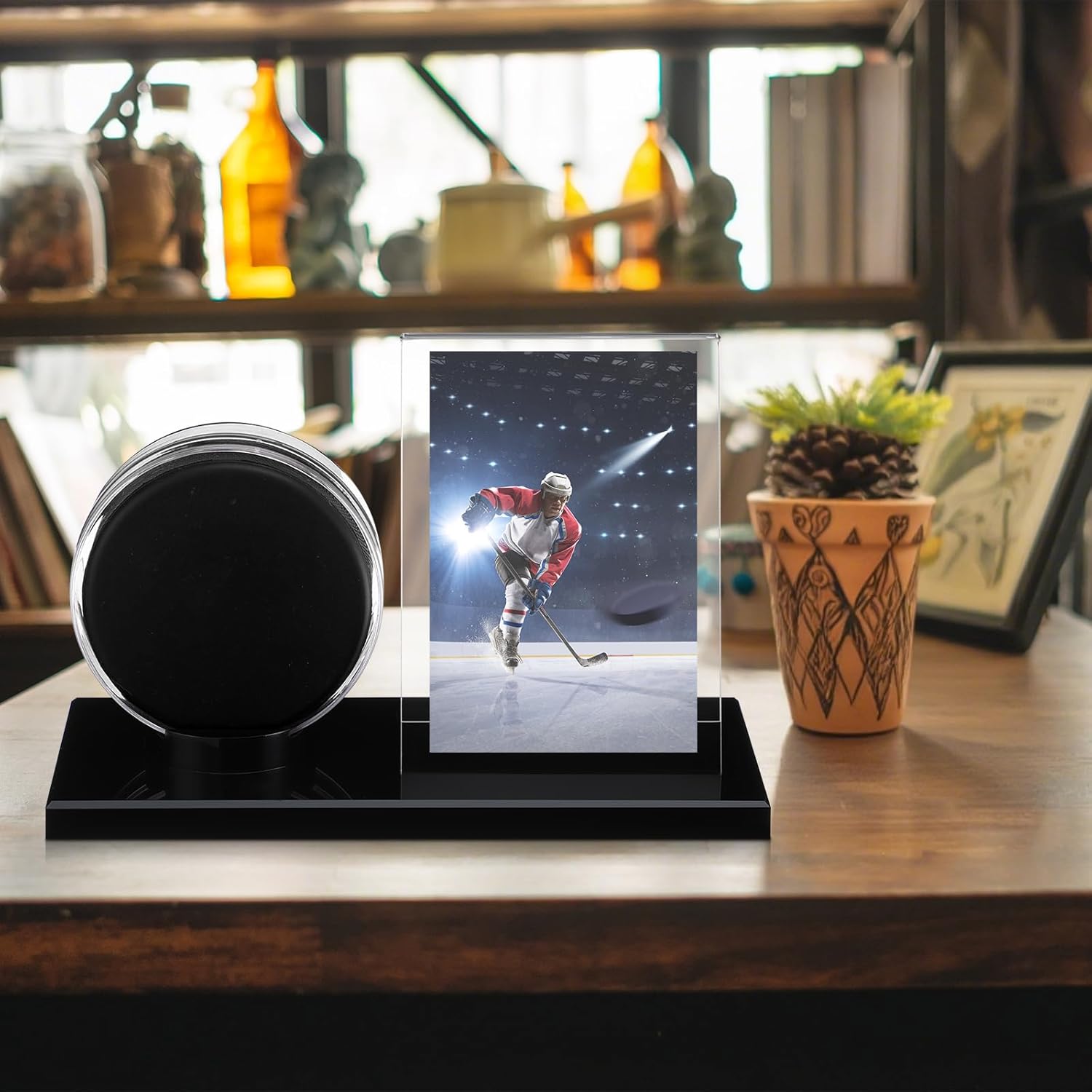 Yuntau 2 Sets Hockey Puck Display Case Acrylic Clear Hockey Puck and Card Display Holder with Black Base Showcase for Your Collection Souvenir Memorabilia Holder Stand