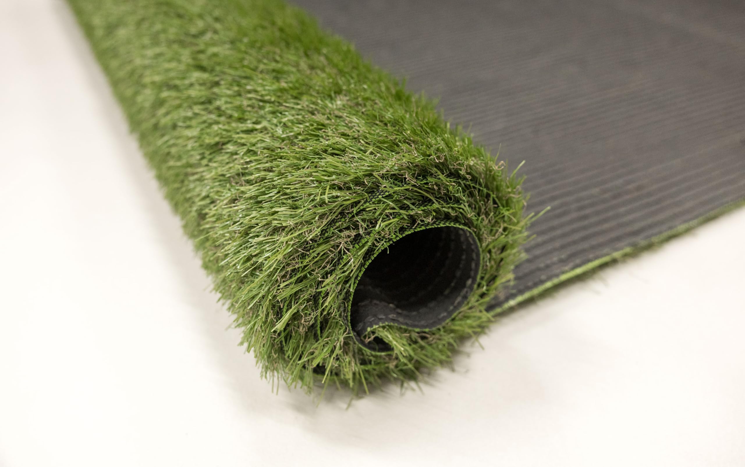 Kunstrasen Bella 30mm 250x500 cm Grün – Outdoor Rasenteppich nach Maß, wasserdurchlässig, weich, für Balkon, Terrasse, Garten & Poolbereich, Meterware, weich Artificial Grass