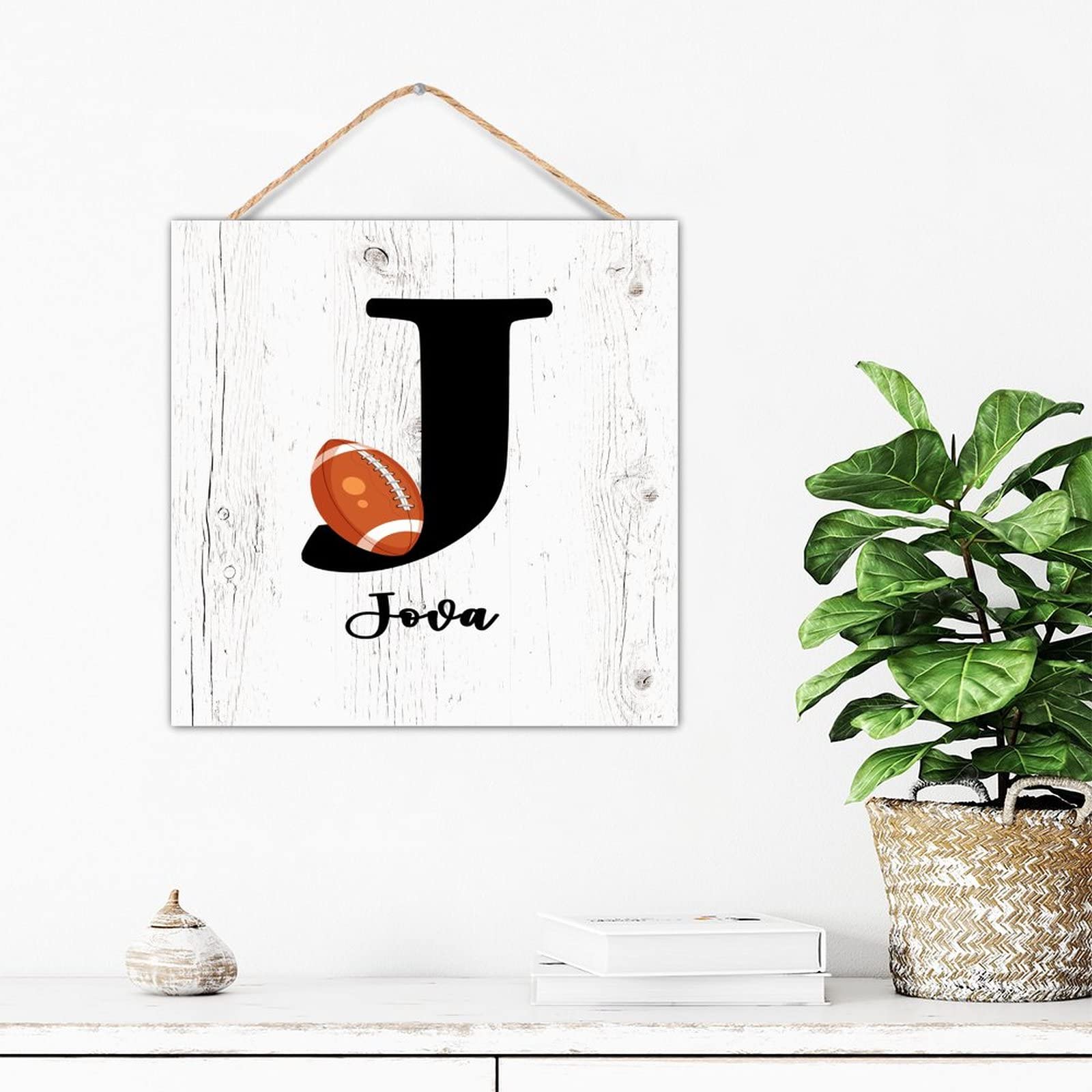 Plaque murale bois monogramme J pour décorer votre salon ambiance football