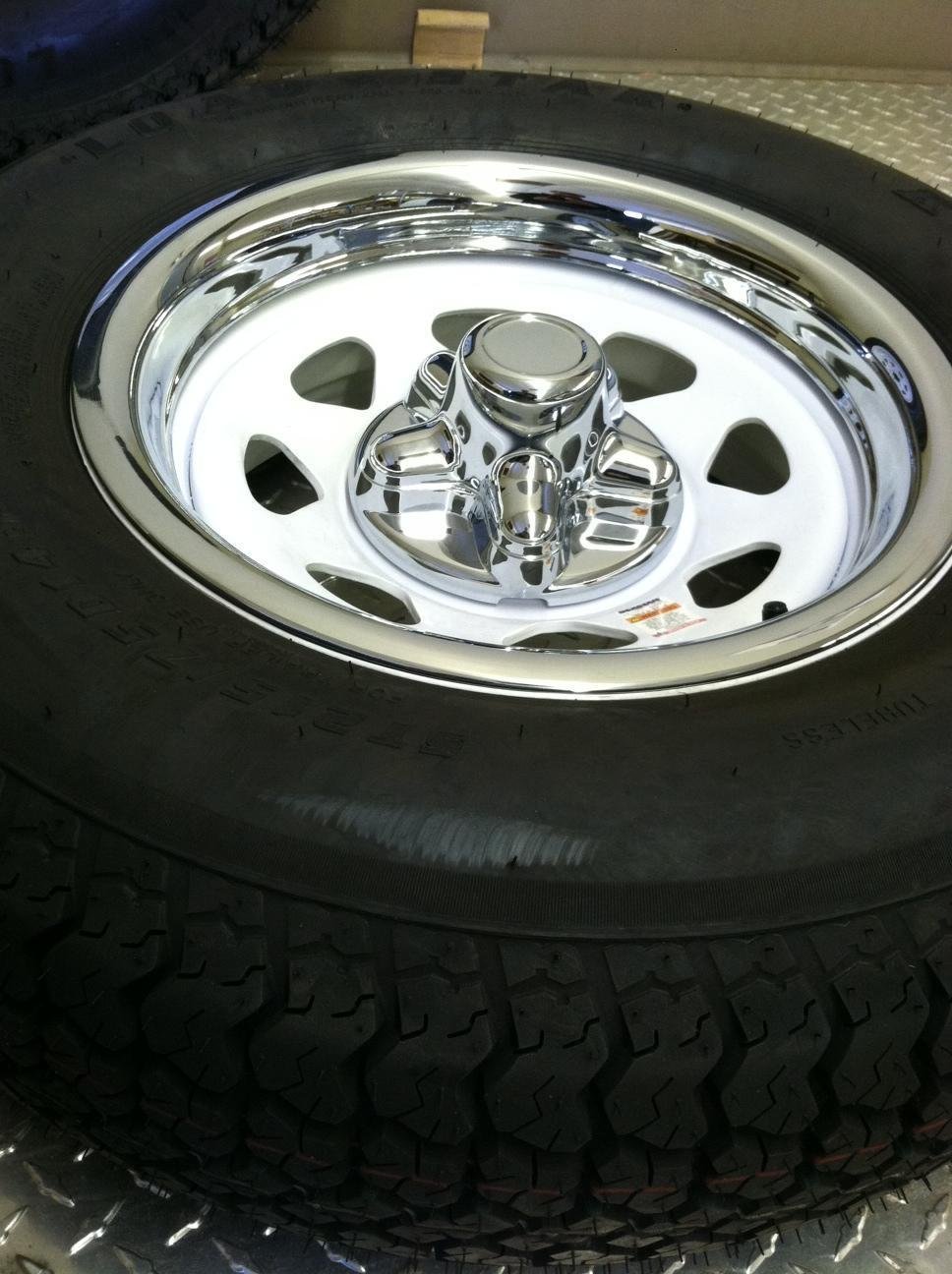 Set of 4 - PHOENIX 1503, QT545CHS-x4, 15", 5 Lug, 4.5" Bolt Circle, 13/16" Lug Nuts, ABS CHROME TRAILER RING & HUB CAP for 15" Trailer Wheels