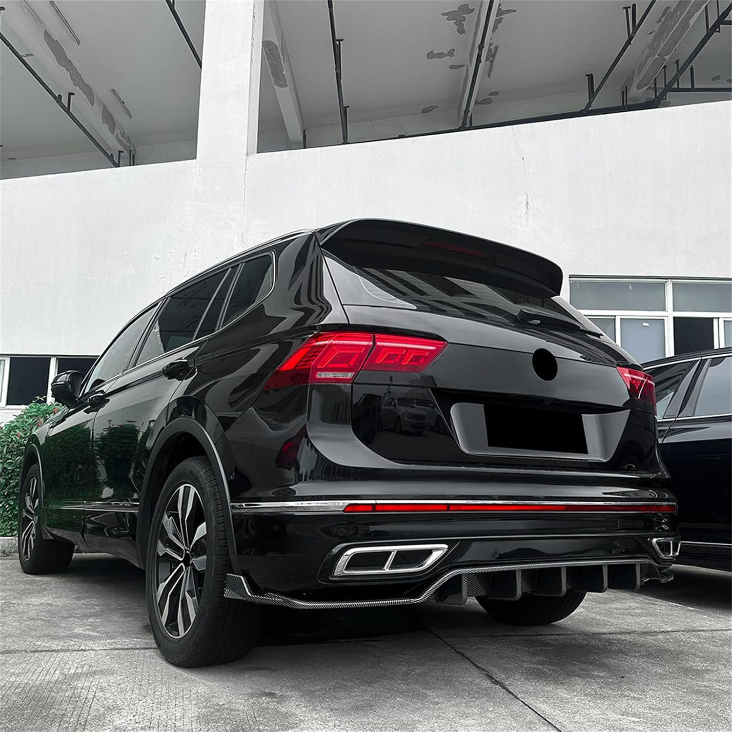 Car Rear Bumper Diffuser Lip Body Kit for VW Tiguan MK2.5 R Line
