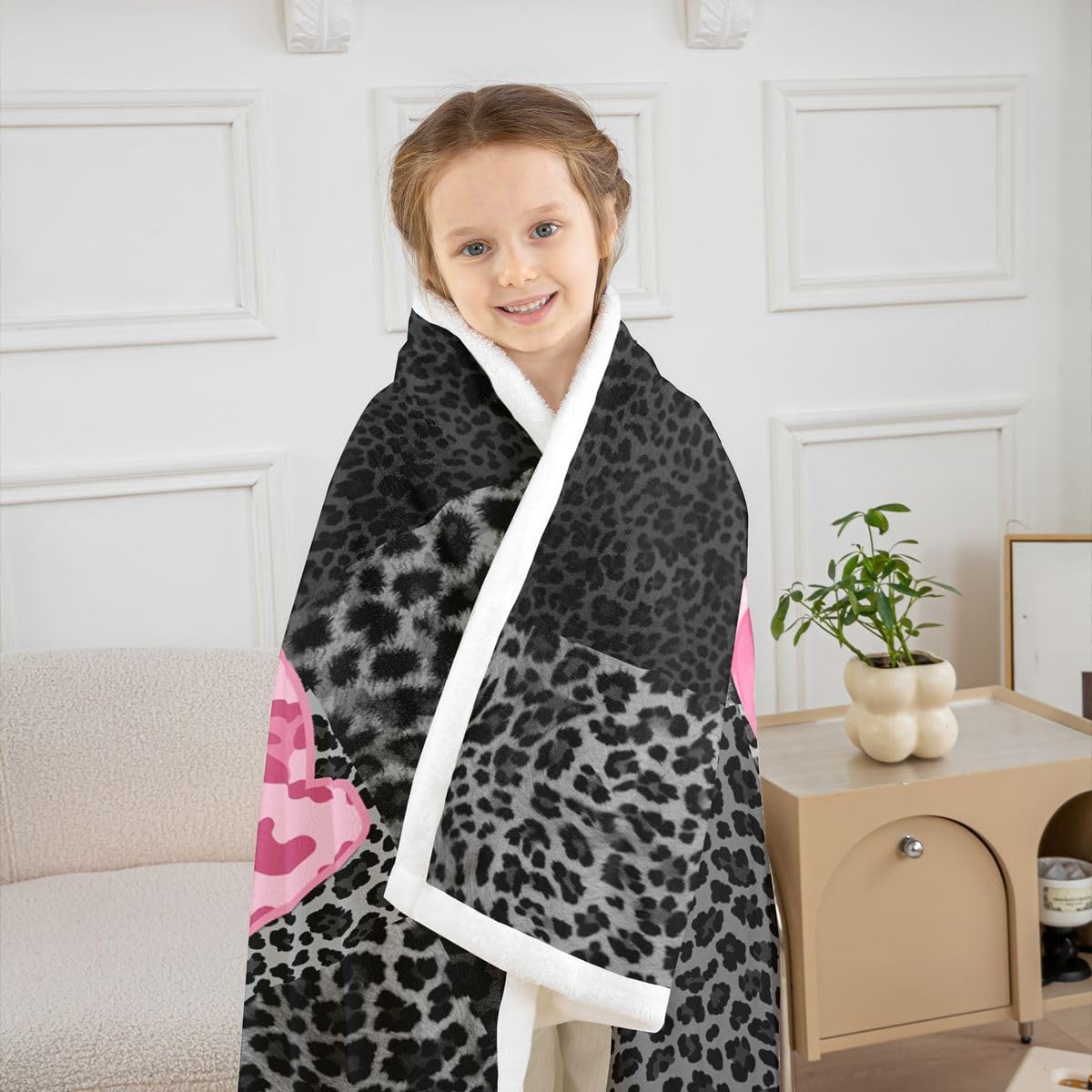 Erosebridal Initial Letter C Fleece Blanket 40x50 Pink Girly Leopard Sherpa Blanket Fashion African Cheetah Bow Fuzzy Plush Throw Patchwork Cheetah Skin Decor