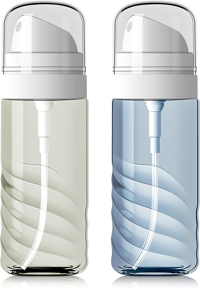 Yolaist Paquete de 2 botellas pulverizadoras pequeñas de 2.0 fl oz, pulverizador de artículos de tocador TSA de niebla fina, tamaño de viaje, recargable y a prueba de fugas, mini señor vacío para cabello, tóner facial, limpieza, plantas