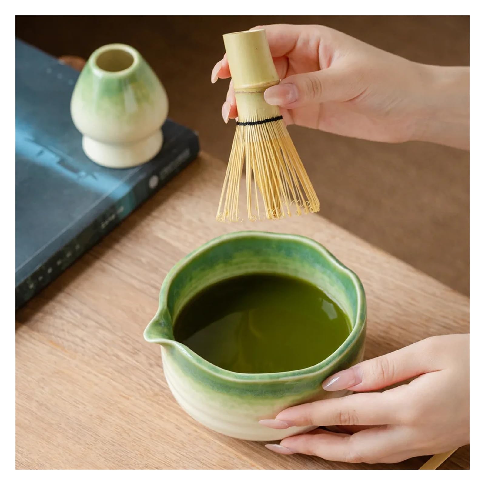 Juego de herramientas Matcha 2 piezas, cuenco con boquilla cerámica y soporte for batidor huevos(Matcha green)