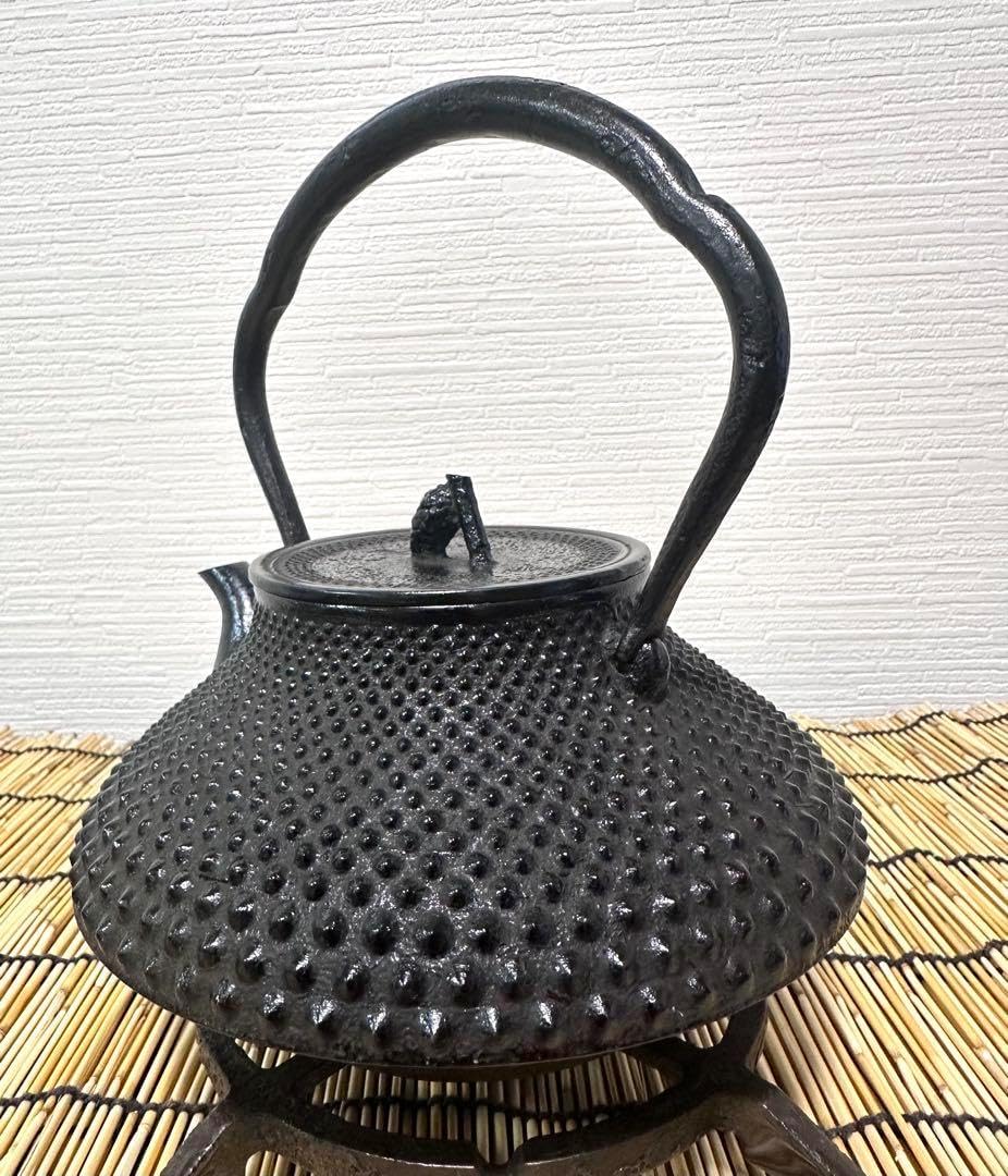 南部鉄器 岩鋳 鉄瓶 18型 平丸肌 やかん ケトル 岩鋳(Iwachu) 鉄瓶 黒