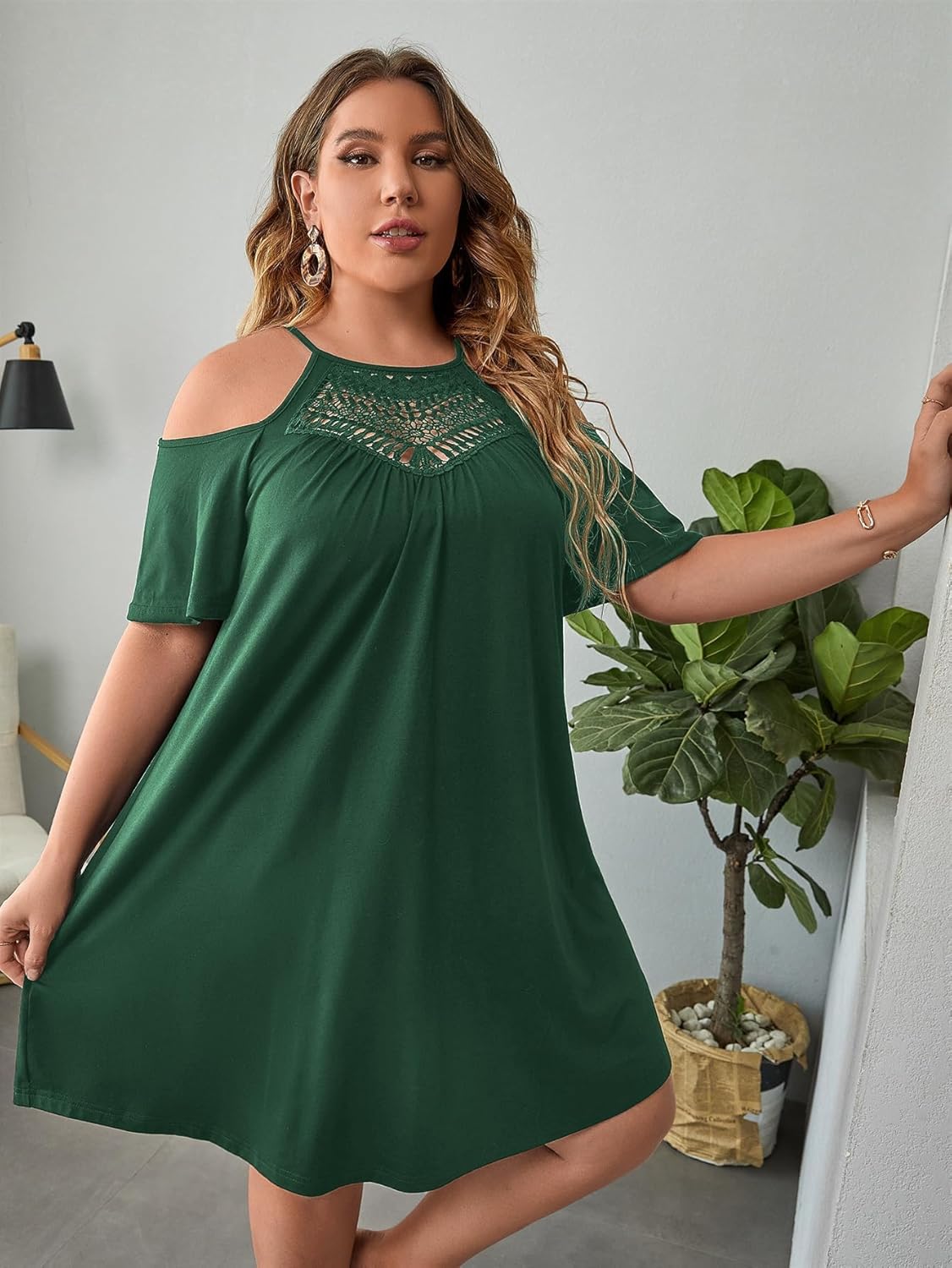 Verdusa Women's Plus Size Dresses Summer Contrast Lace Cold Shoulder Short Sleeve Loose Casual T Shirt Dress - Image 4