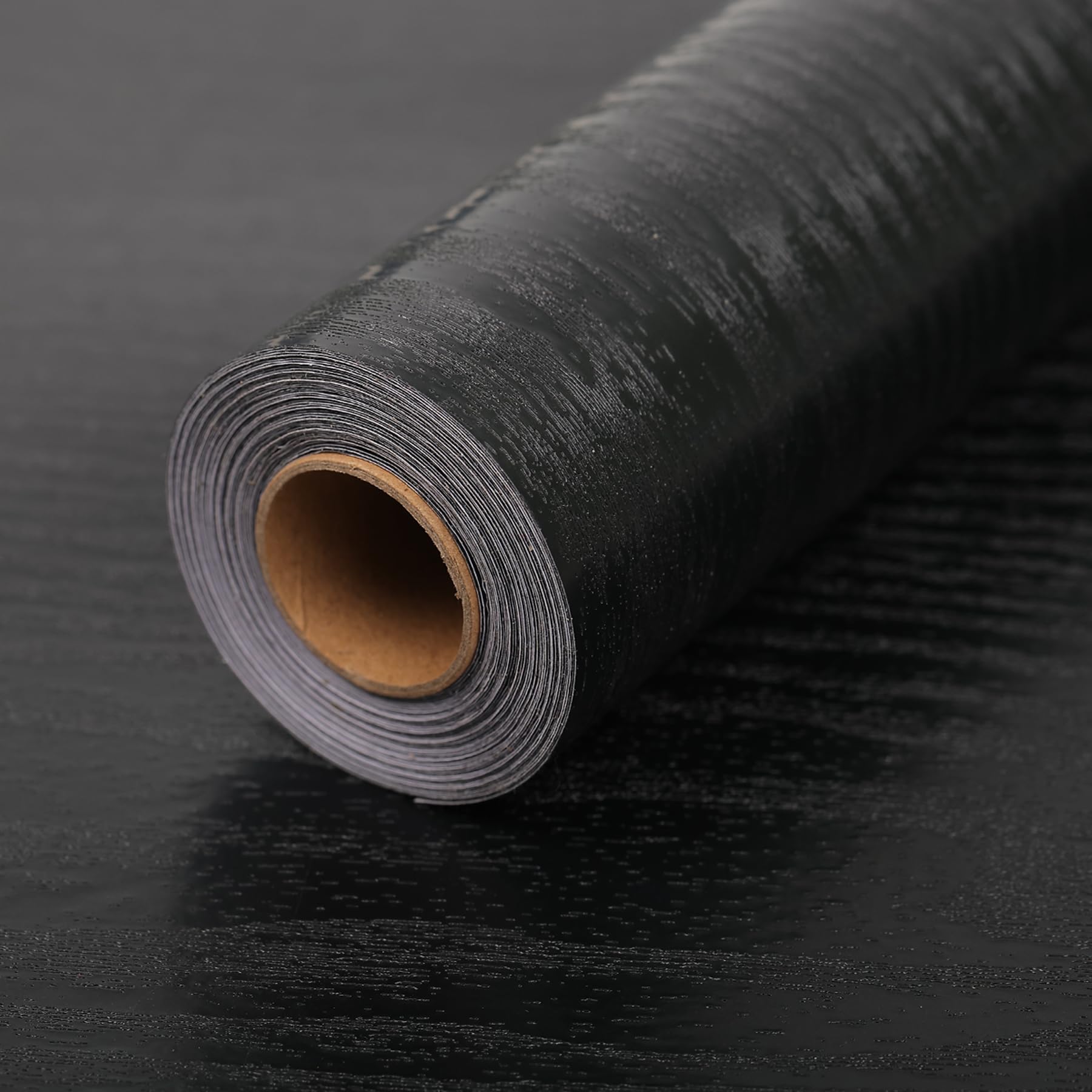 Papel tapiz autoadhesivo de madera negra para cubrir imperfecciones en mesas y puertas viejas
