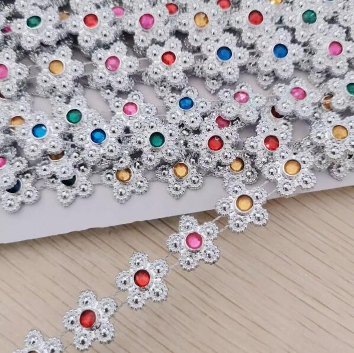 Flower Flatback Chain Trims Plastic Rhinestone Trim with Colorful Acrylic Rhinestone Flower Chain Embellishment for Wedding DIY Craft Dress Decoration,Silver Color, 3/8" x 10 Yards
