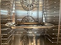 Review Image by Momo Momo