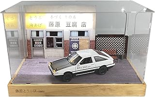 MiniAuto 1:28 Scale Initial D Fujiwara Takumi Tofu Shop Scene Model Home Kids Room Decoration Ornament with Trueno AE86 Sprinter Alloy Diecast Model (Scene with Black & White AE86)