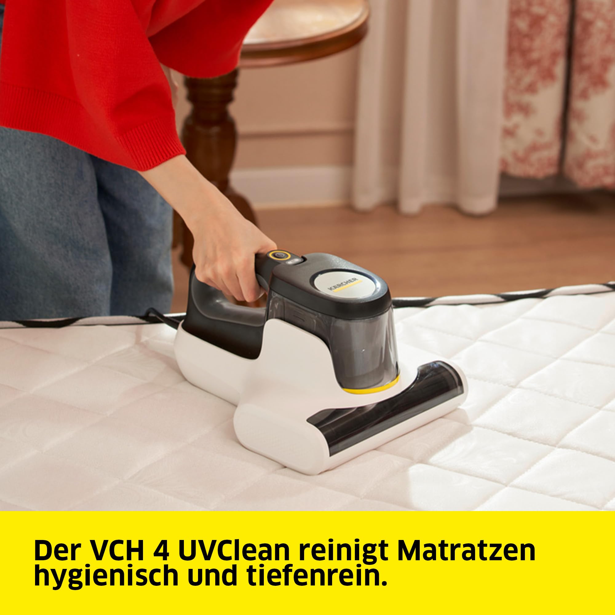 KÄRCHER Matratzenreiniger VCH 4 UVClean, hygienische Tiefenreinigung mit UV-C-Licht, Klopfwalze und Saugfunktion, Leistung: 500 Watt, Gewicht: 2,1 kg, beseitigt Milben und Bakterien, für Allergiker