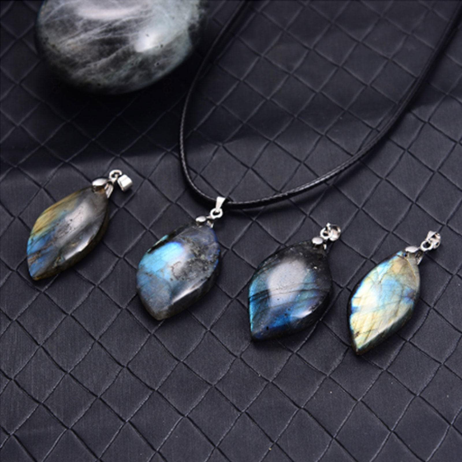 Collar de curación de Piedras, Collar de Cristal de curación de labradorita para Mujeres Hombres, Piedras Preciosas Naturales Colgante Regalo de Piedra de joyería de energía, En Forma de Hoja