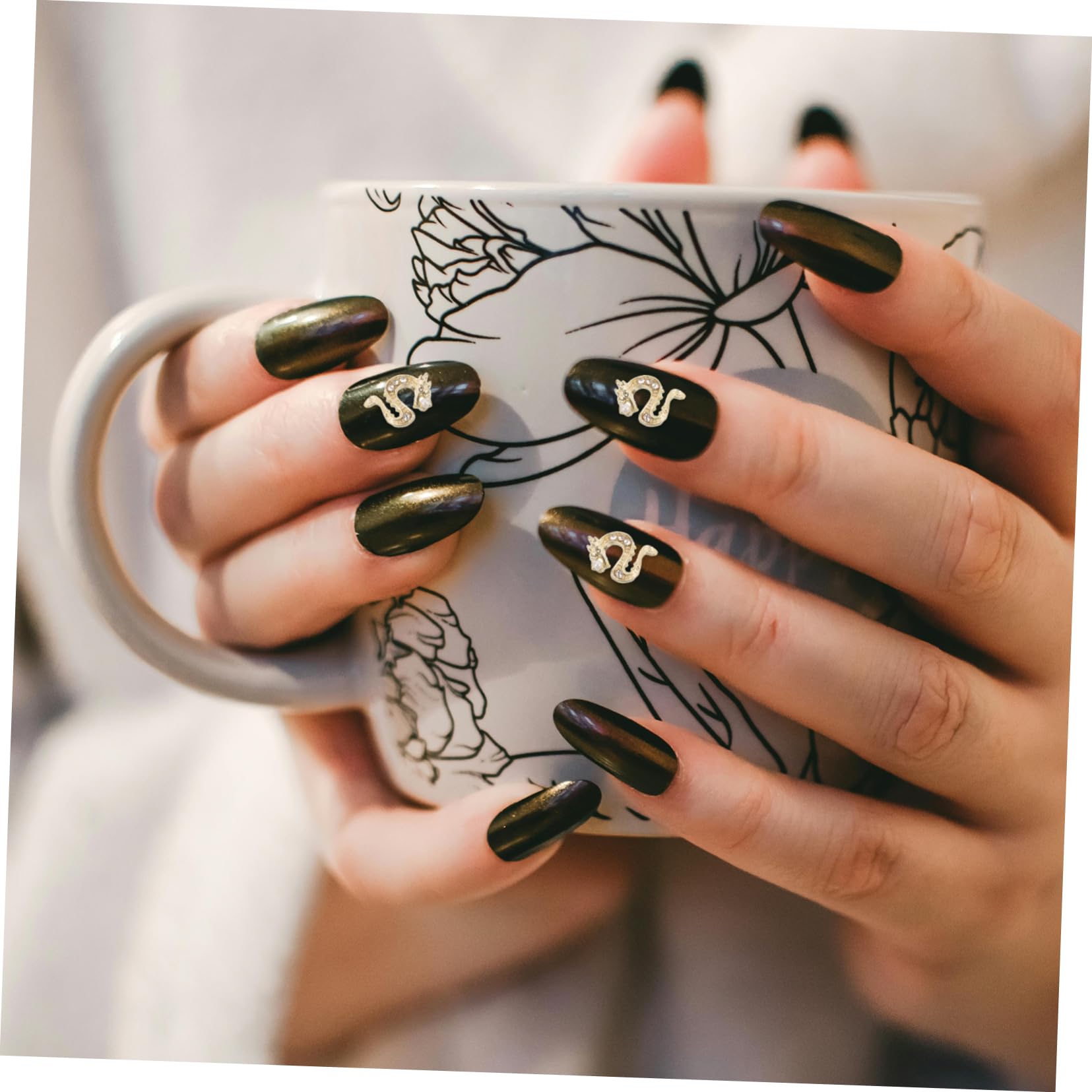 VALICLUD 4 Set Piccole Gemme Di Nail Art Fascino Ciondoli Per Unghie Per Unghie Da Donna Ornamenti Per Manicure Decorazione Per Unghie Decorazioni Per Unghie Strass D'oro 50 Pezzi*4