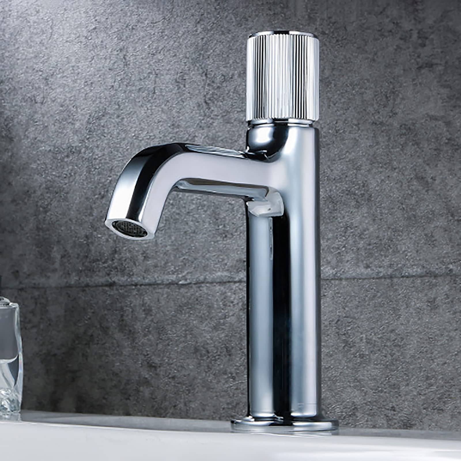 Bateria łazienkowa, chromowany mosiężny kran mieszający z ciepłą i zimną wodą, bateria umywalkowa z pojedynczym uchwytem, montowany na blacie, nowoczesny design do umywalki, trwały i stylowy