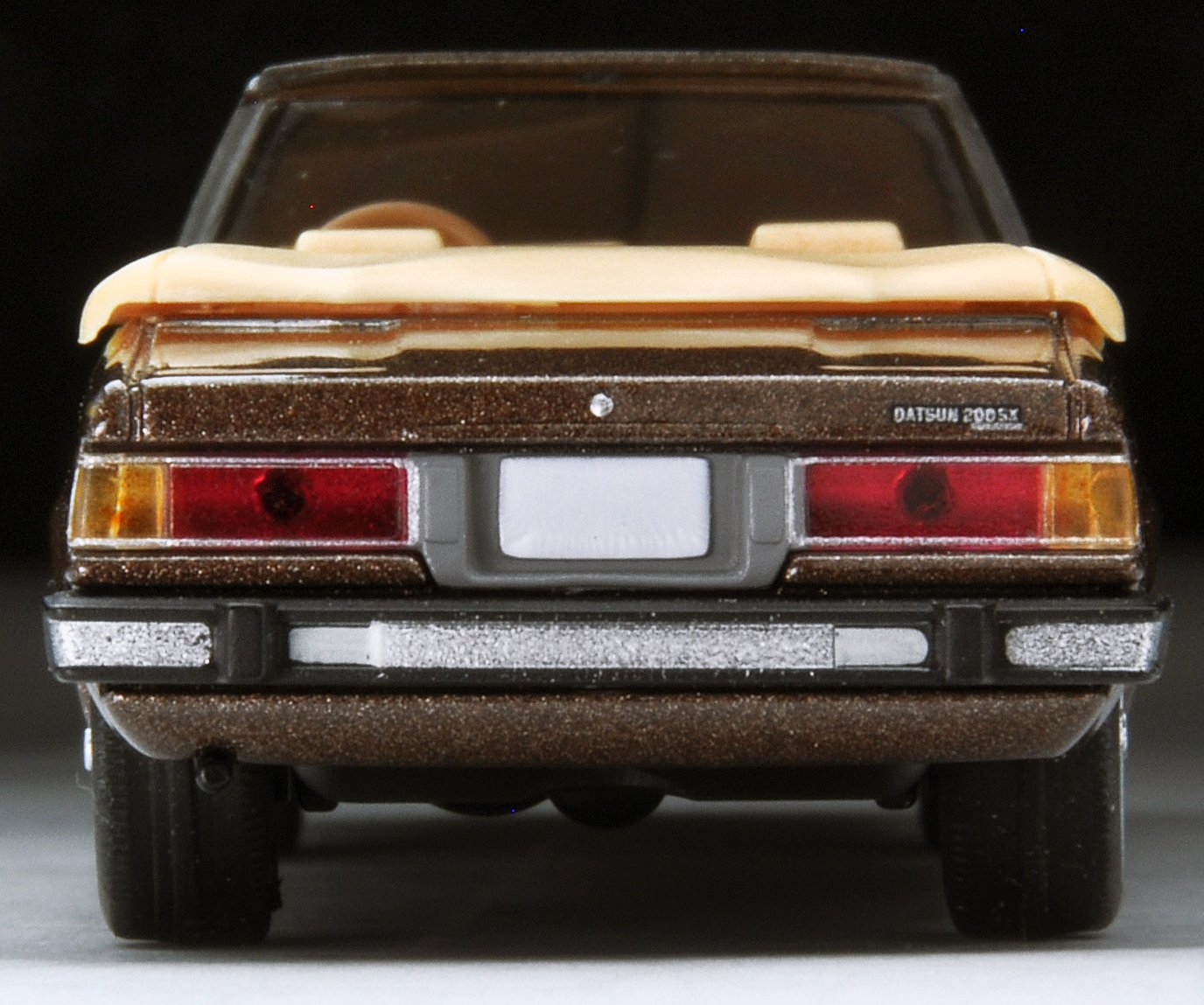 Amazon.co.jp: Tomica Limited Vintage Neo 1/64 LV-N161a Datsun