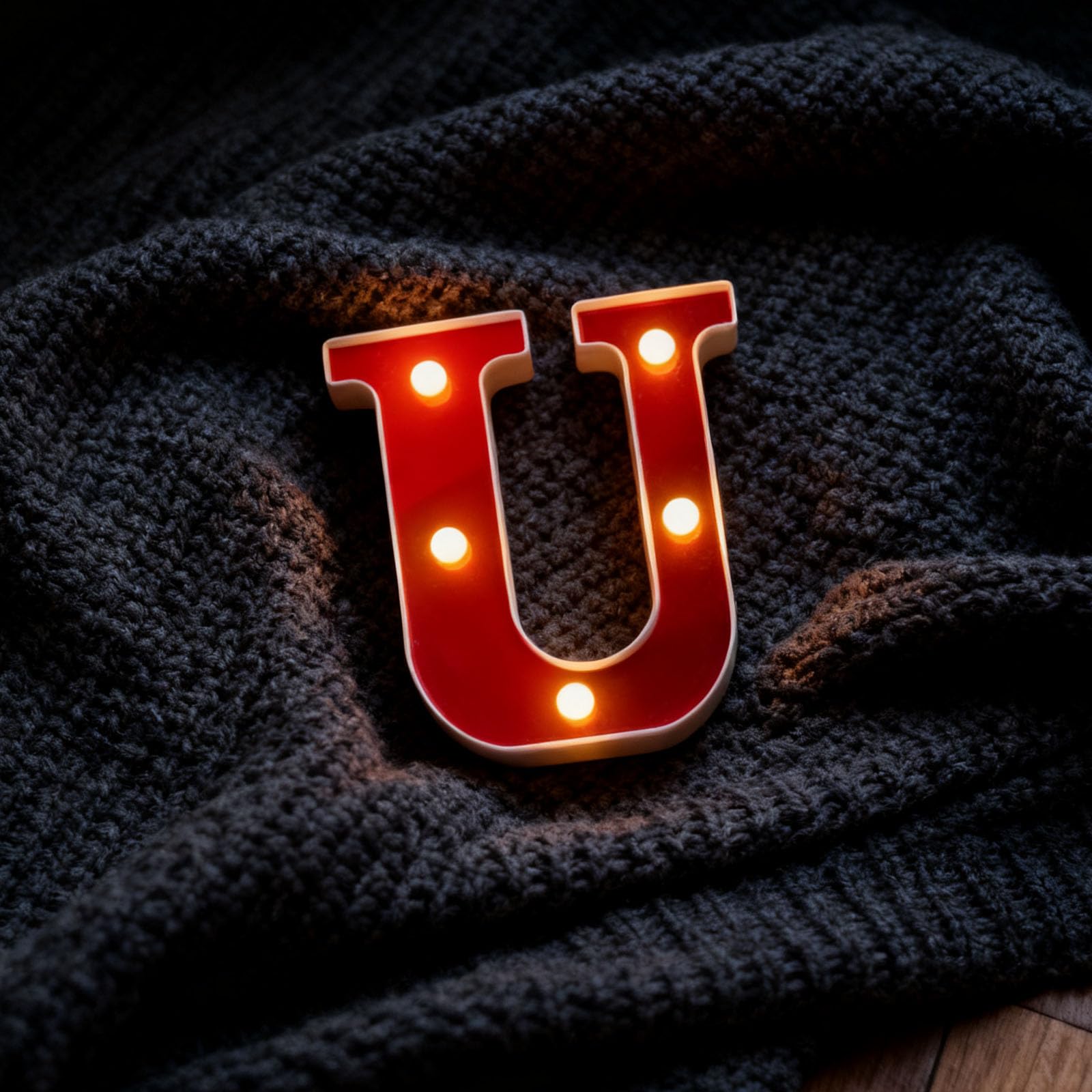 Letter U Sign Lights Battery Powered Decoration Table Lamp Red LED Night Light for KTV Atmosphere Decor,Bedroom Headboard Placement, Bathroom Decorations(6.26"*5.51"*1.18")