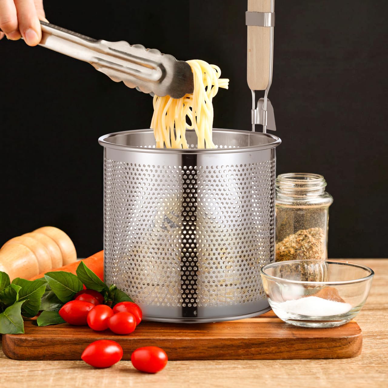 UKCOCO 7 Inch Stainless Steel Pasta Strainer Perforated Noodle Basket