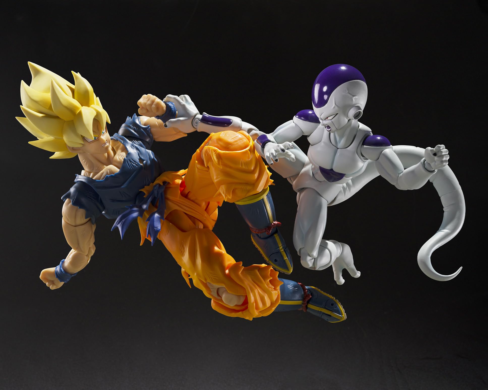 TAMASHII Nations - Dragon Ball Z - Frieza Cuarta Forma S.H.Figuarts Figura de Acción