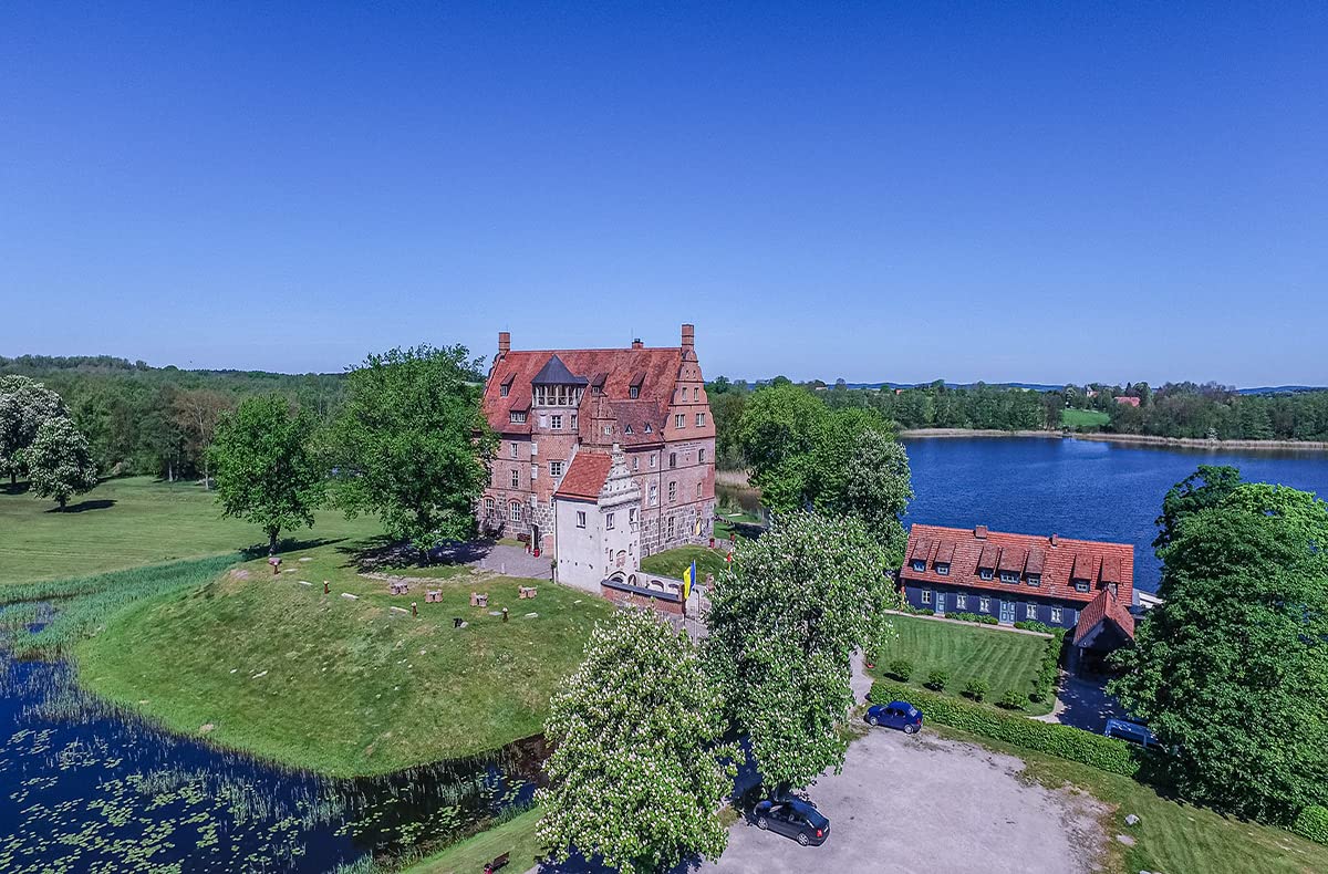 JOCHEN SCHWEIZER Geschenkgutschein: Romantische Übernachtung im Schloss Ulrichshusen für 2 (1 Nacht)