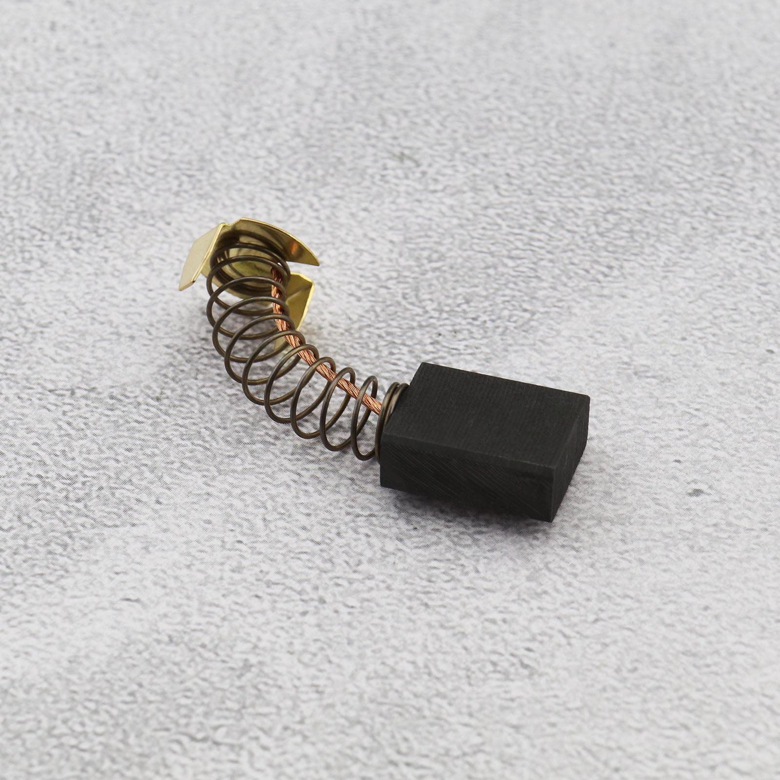 4 Piezas Repuesto de Escobillas de Carbón Compatible con Güde GRK 250/300 Sierra Ingletadora Accesorios de Herramientas Eléctricas 6,5x13,5x17mm