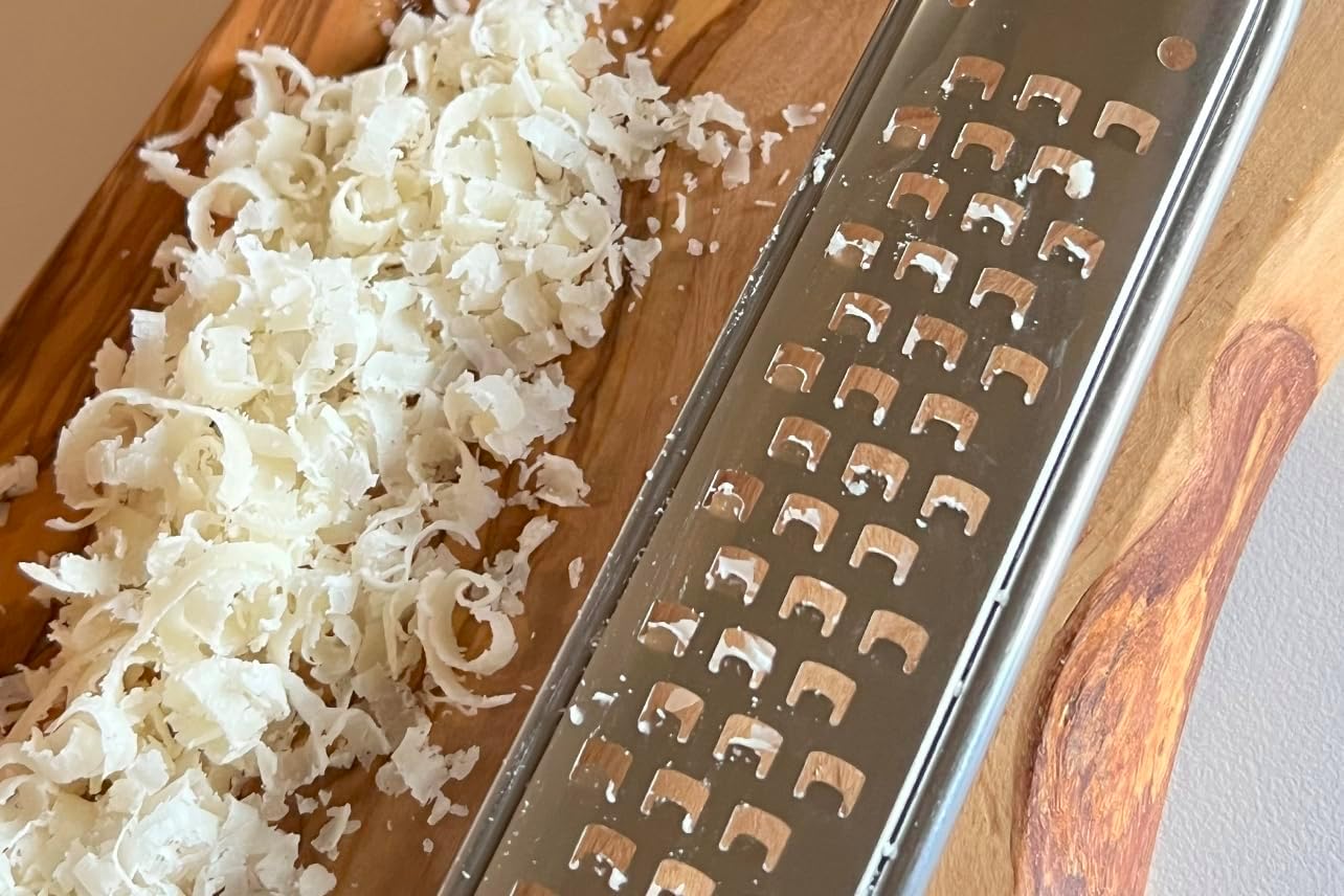 Verve CULTURE- Italian Olivewood Coarse Cheese Grater- Handcrafted Paddle Grater for Cheddar, Mozzarella, Ginger and Vegetables- Stainless Steel Blade- Olive Wood Handle- Made in Italy