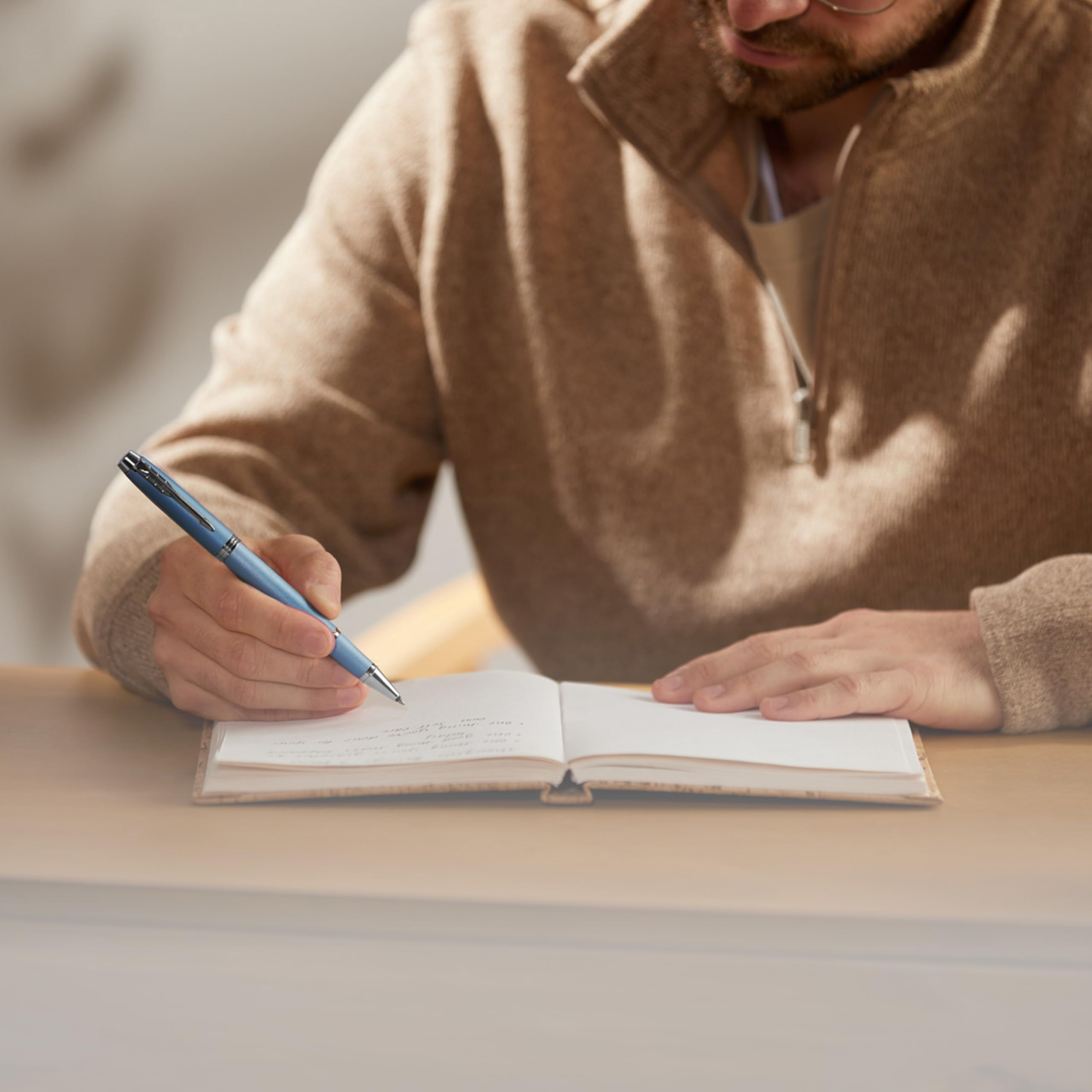 Pióro kulkowe Parker IM Writing Rituals, niebieski odcień Peaceful Blue z gradientem i chromowanym wykończeniem, końcówka fine, czarny atrament, opakowanie prezentowe