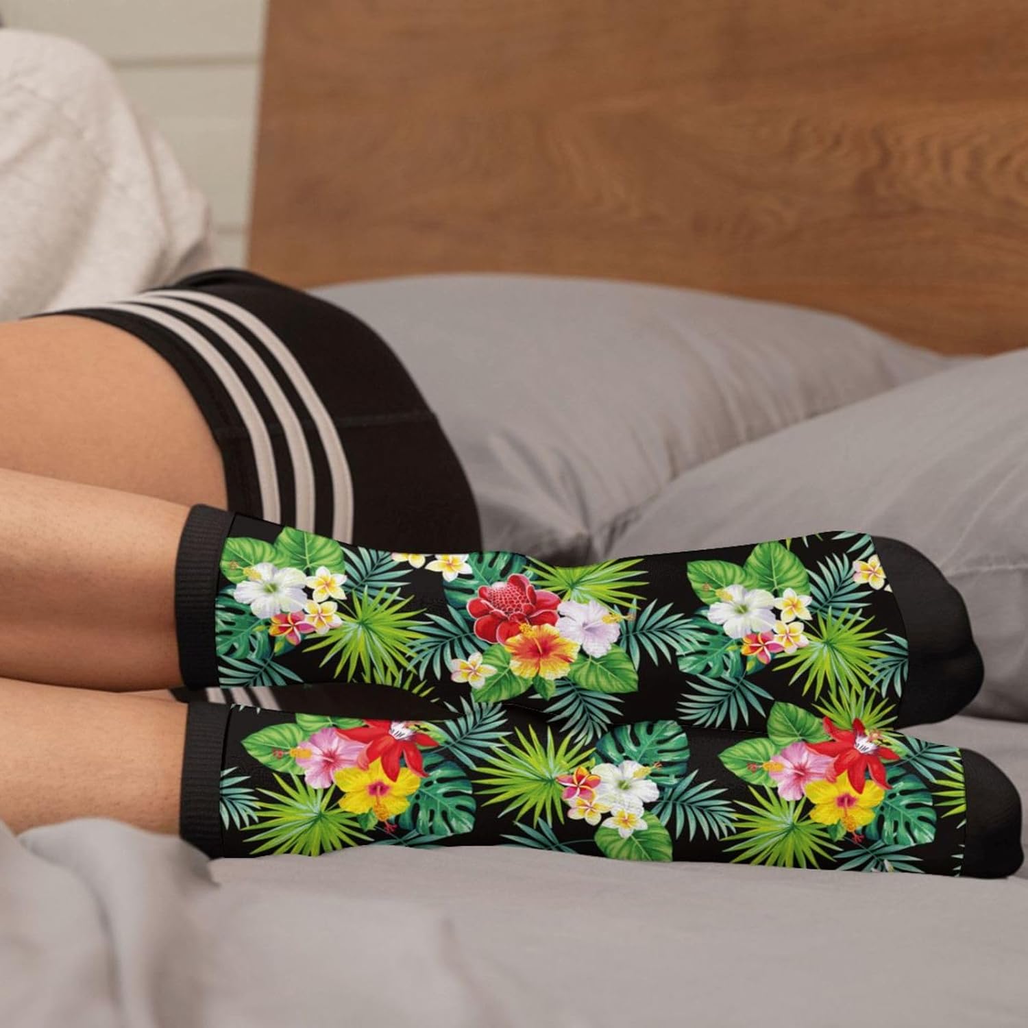 Giinly Tropical Palm Flowers Hawaiian Socks Novelty Funny Crew Socks Crazy Gifts For Men Women - Image 4