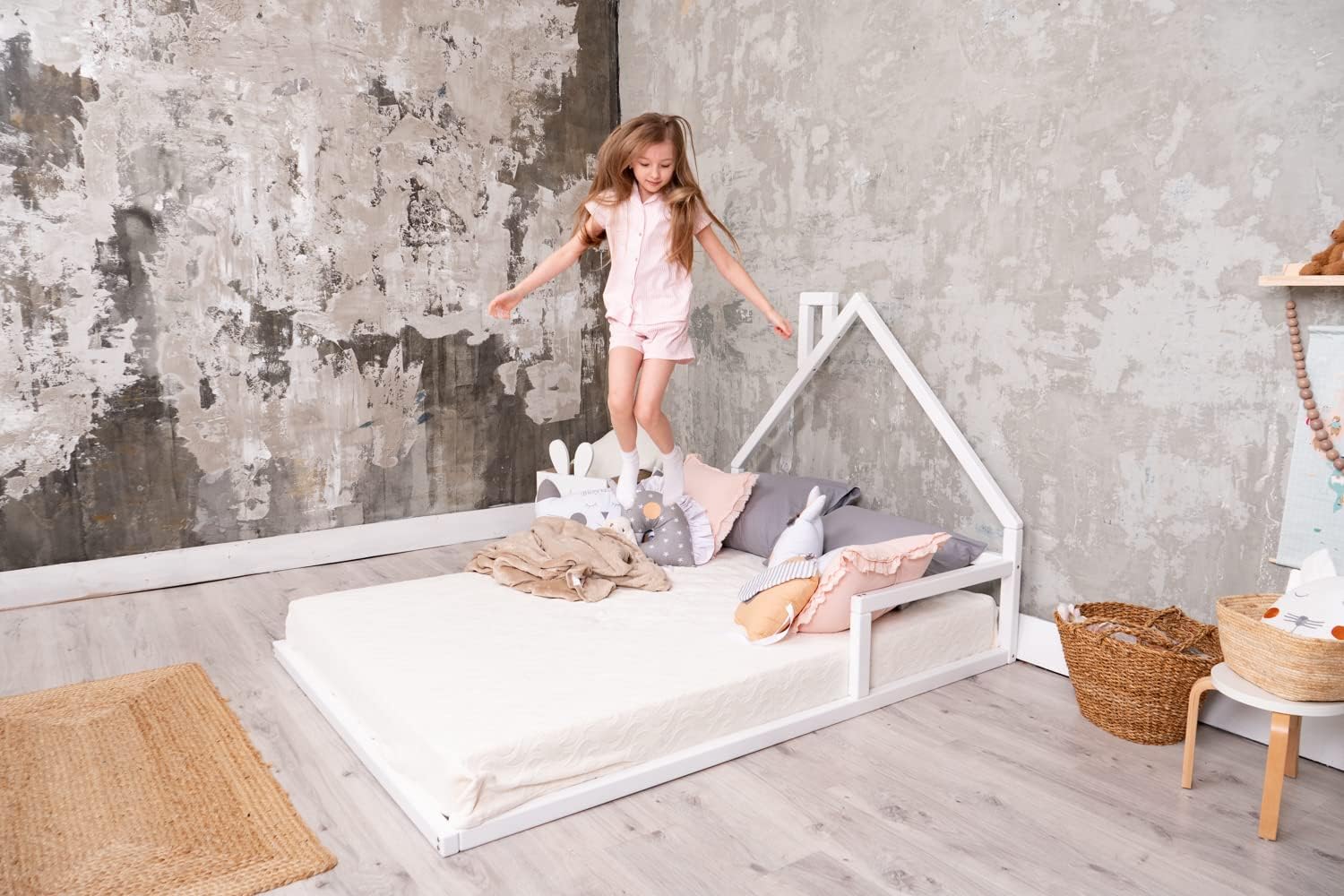 Toddler Floor Bed Made in Europe from Alder Wood, 7 Colors Customizable Montessori Floor Bed for Toddlers, Kids Low Twin Bedframe Painted with Water Based Paint for Easy Access and Comfort (Model 3)