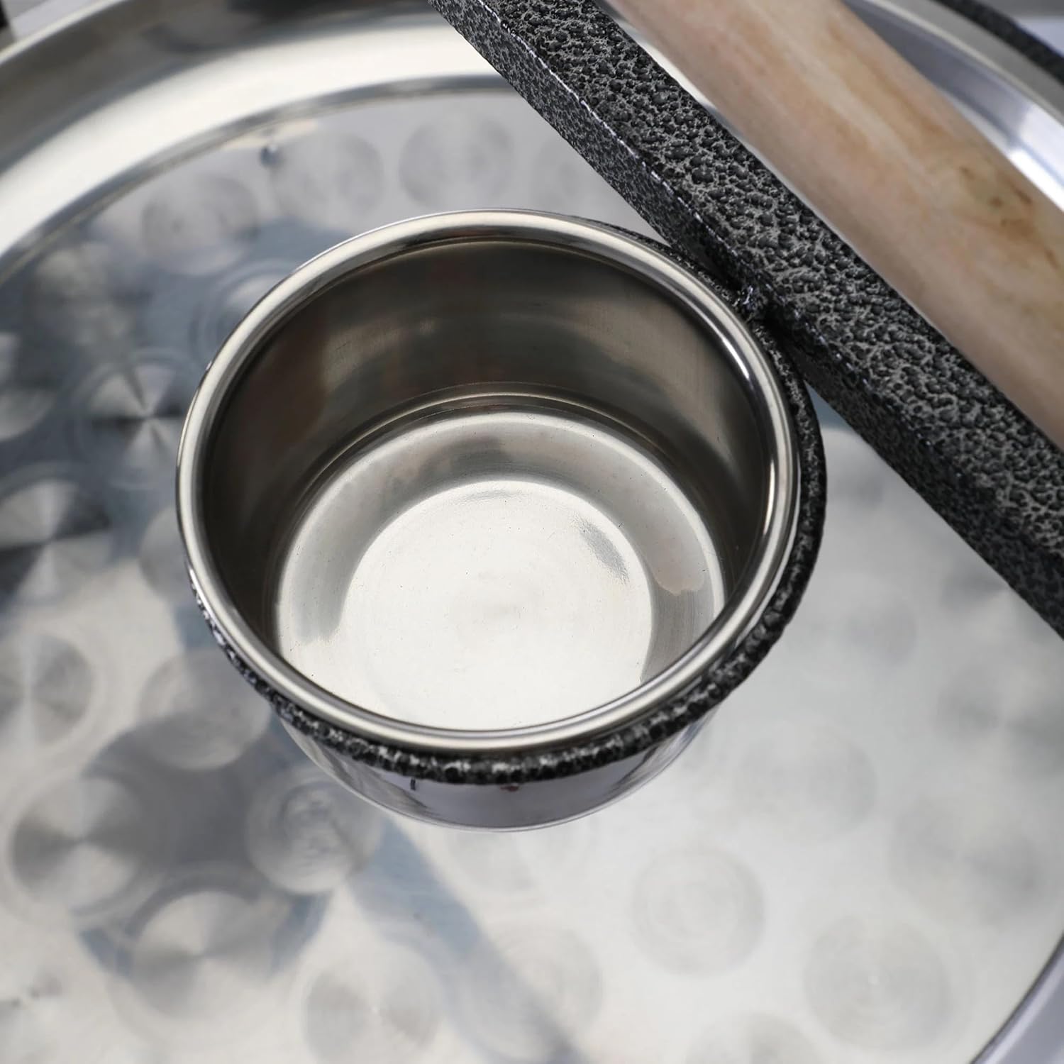 Parrot Stand Bird Perch Stand Bird Playstand with Easy Grip Tray Bowls Toy Hook Rolling Wheel Large Pet Gift Wrought Iron Play Ground Rolling Wheel (Black)