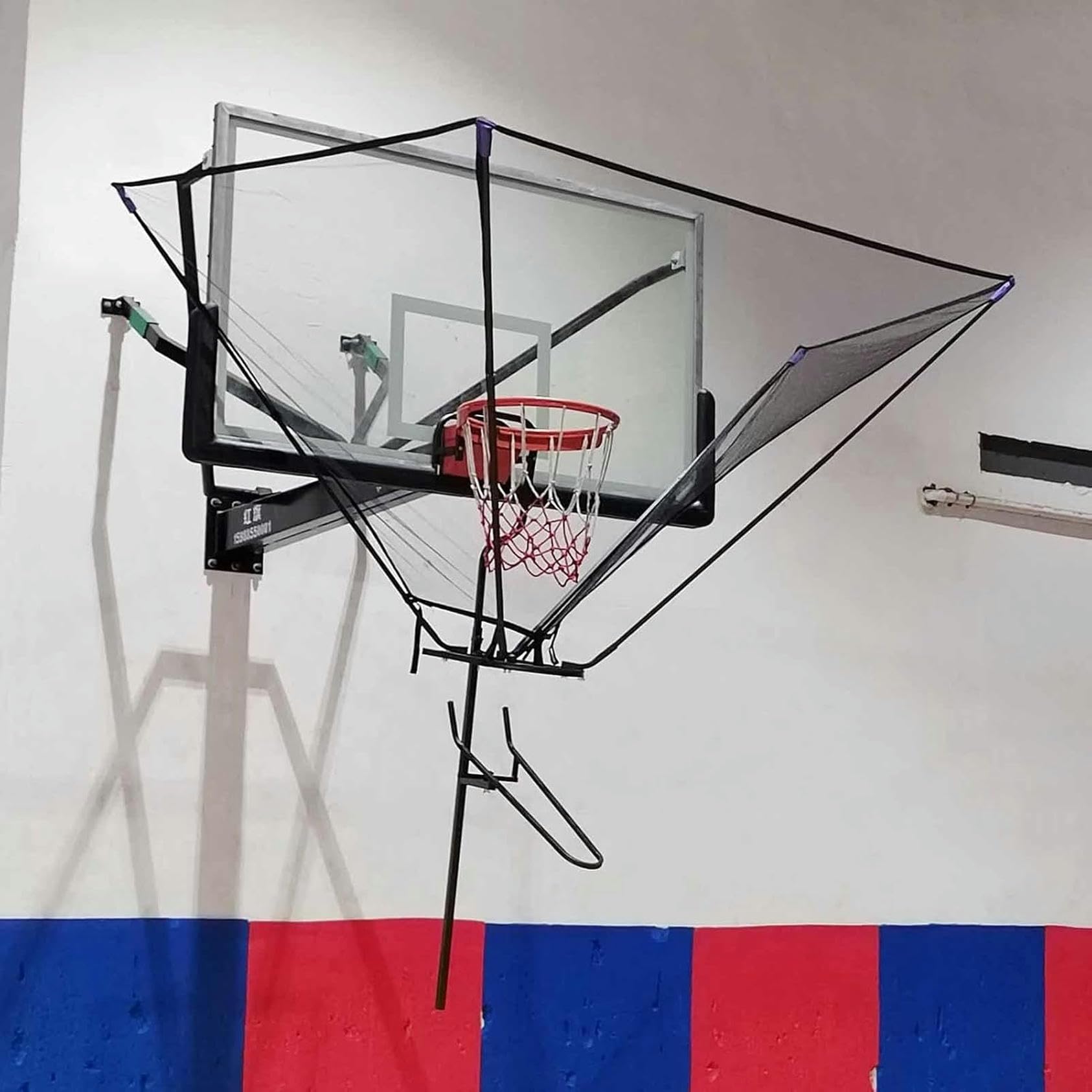 Red de baloncesto para poste y pared que evita tener que correr tras el balón