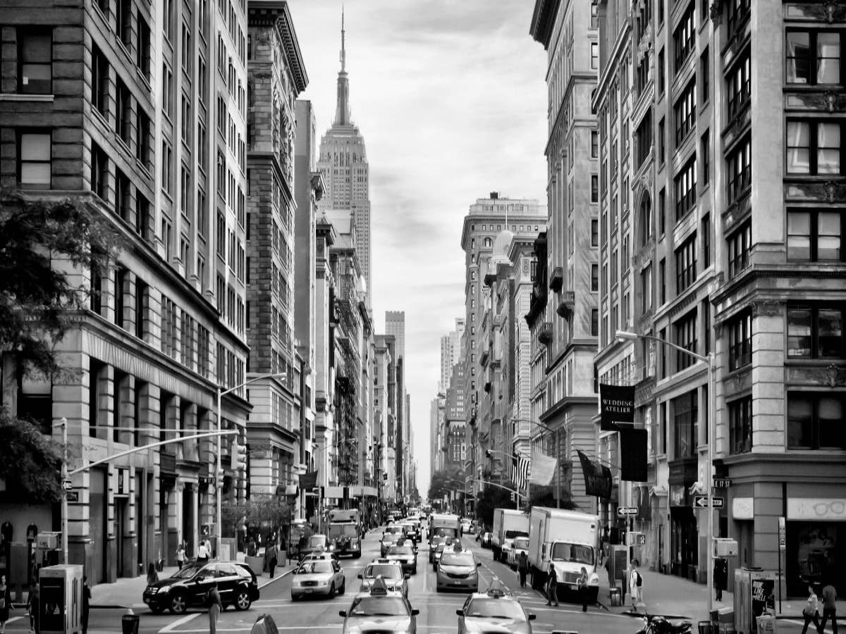 CALVENDO Puzzle NYC 5th Avenue Monochrom 1000 Teile Puzzle quer 1000 Pieces 64 x 48 cm from Melanie Viola