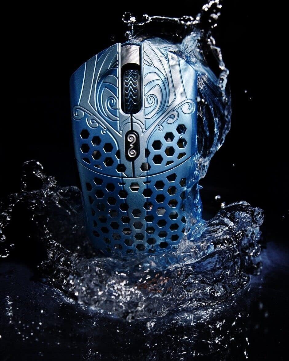 DABLIZ GROUP INTERNATION TRADING LLC Finalmouse Starlight-12 Poseidon Medium