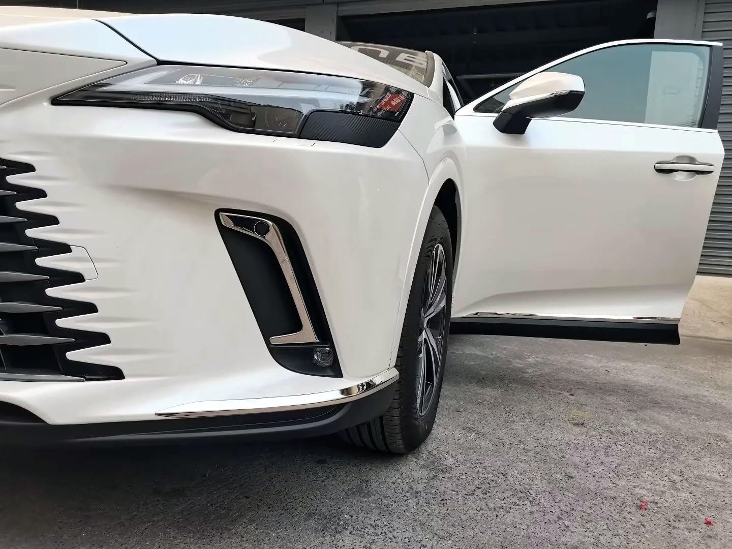 Front Bumper Corner Protection Cover Compatible with Lexus New RX RX350 RX350h 2023 2024 2025 2026 Edge Guard Strip Protector Trims Car Accessories Stainless Steel 2PCS(Silver, Front)