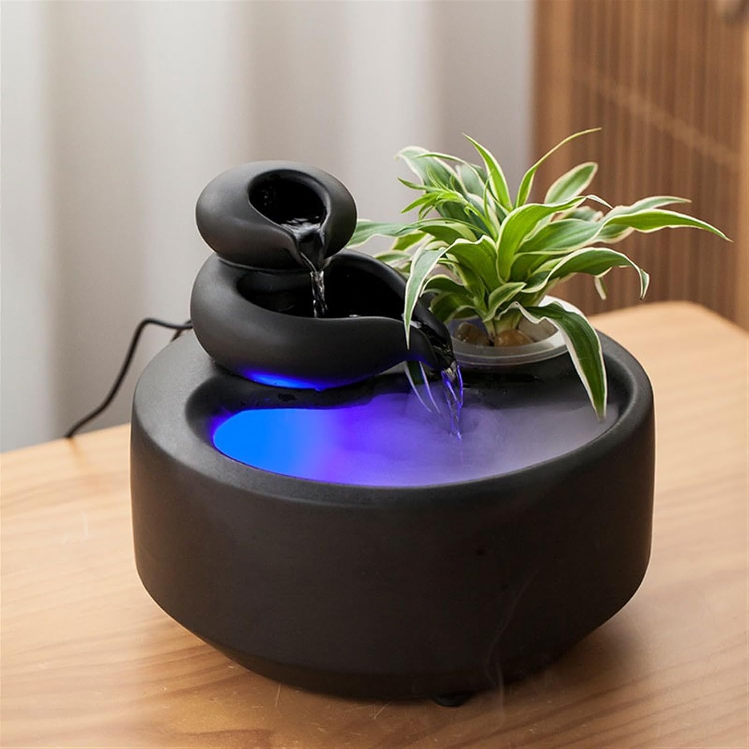 カスケード噴水 クリエイティブな陶器の噴水、幸運の流水装飾品、オフィスのデスクトップ噴水、リビングルームの鉢植えの水槽