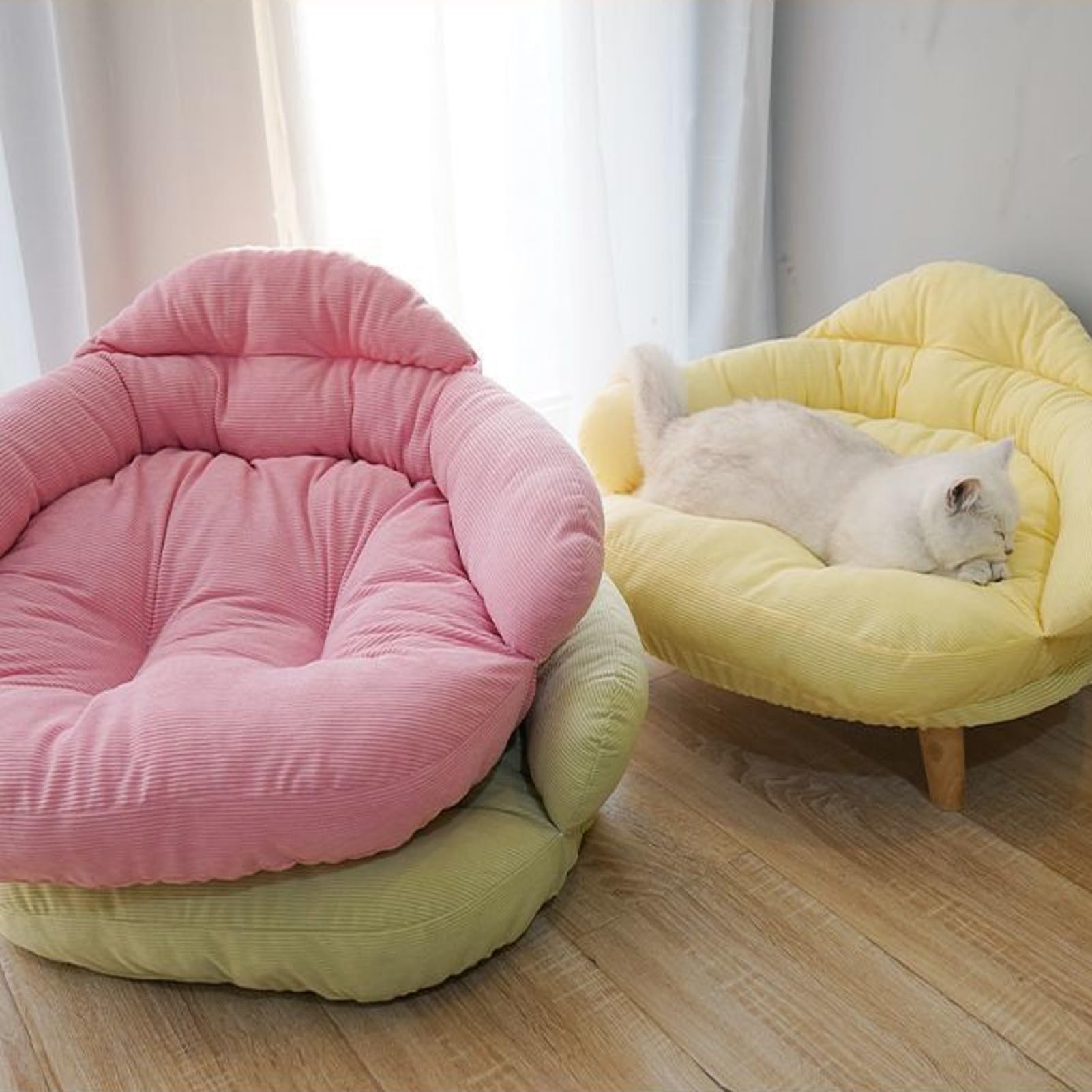 بيونتي سرير للقطط في الاماكن المغلقة، بيت قطط مكعب متعدد الوظائف مع لوح خدش للقطط وكرة منفوشة، سرير مغطى قابل للطي للحيوانات الاليفة الصغيرة والمتوسطة (بينك)