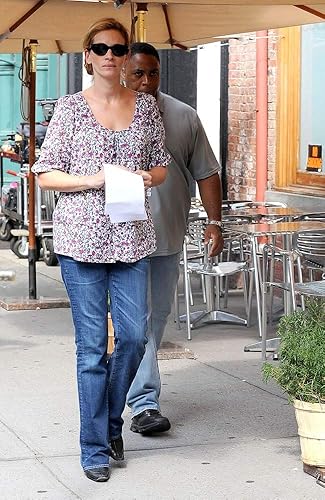 Posterazzi PĂłster Imprimir EVC0920AGEKH007 Julia Roberts en el lugar para Eat Love Pray Filming Lower Manhattan New York Ny 20 de agosto de 2009. Posterazzi PĂłster Imprimir EVC0920AGEKH007 Julia Roberts en el lugar para Eat Love Pray Filming Lower Manhattan New York Ny 20 de agosto de 2009.